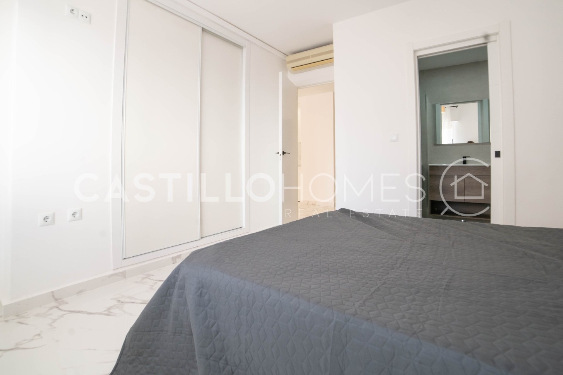 Resale - Apartment / flat - Torrevieja - Centro