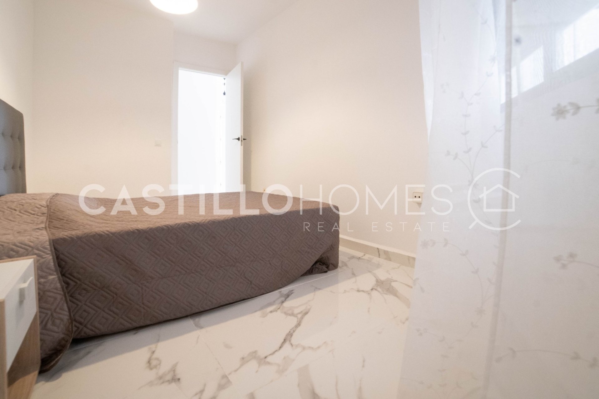 Resale - Apartment / flat - Torrevieja - Centro