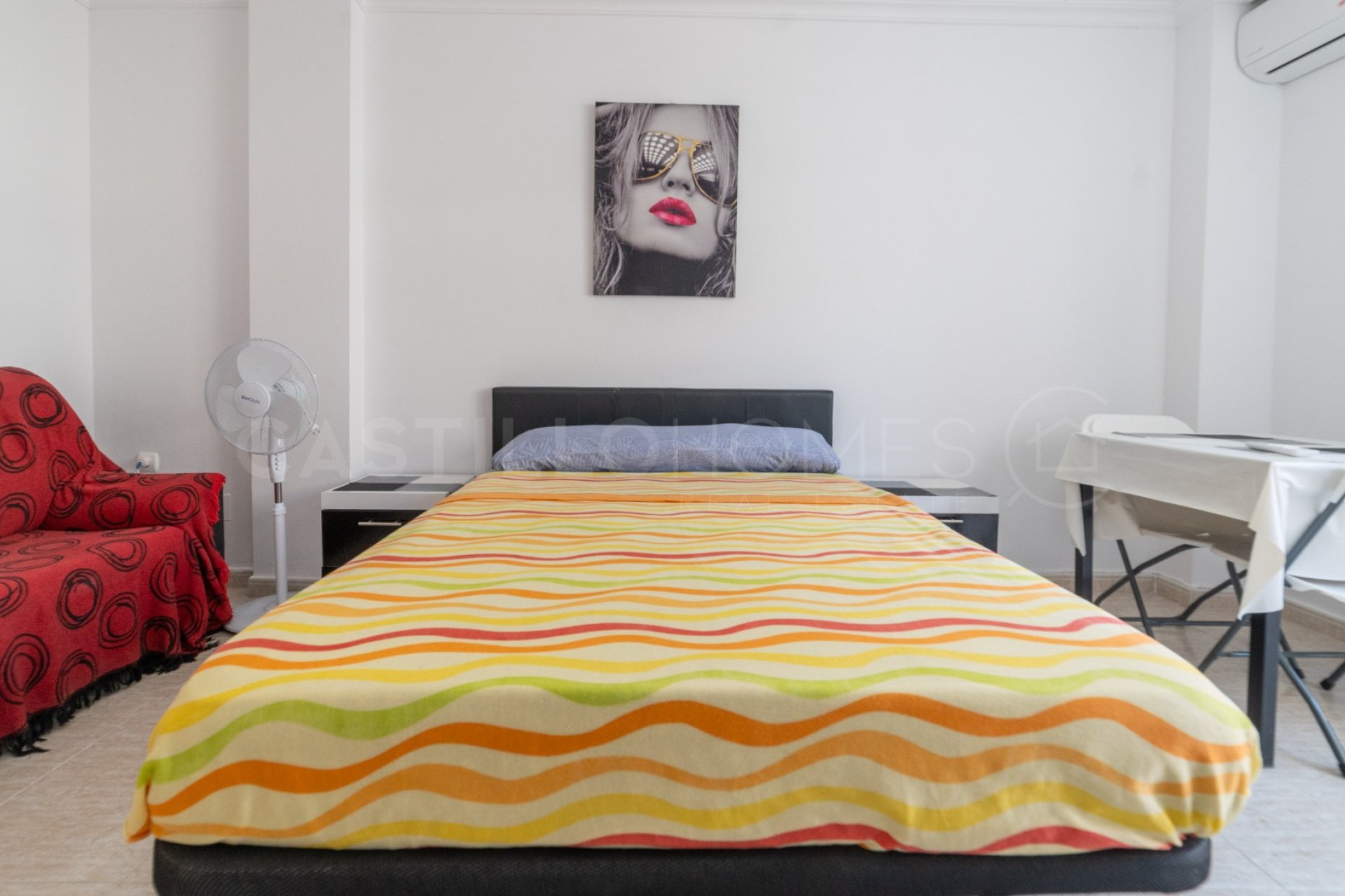 Resale - Apartment / flat - Torrevieja - Centro