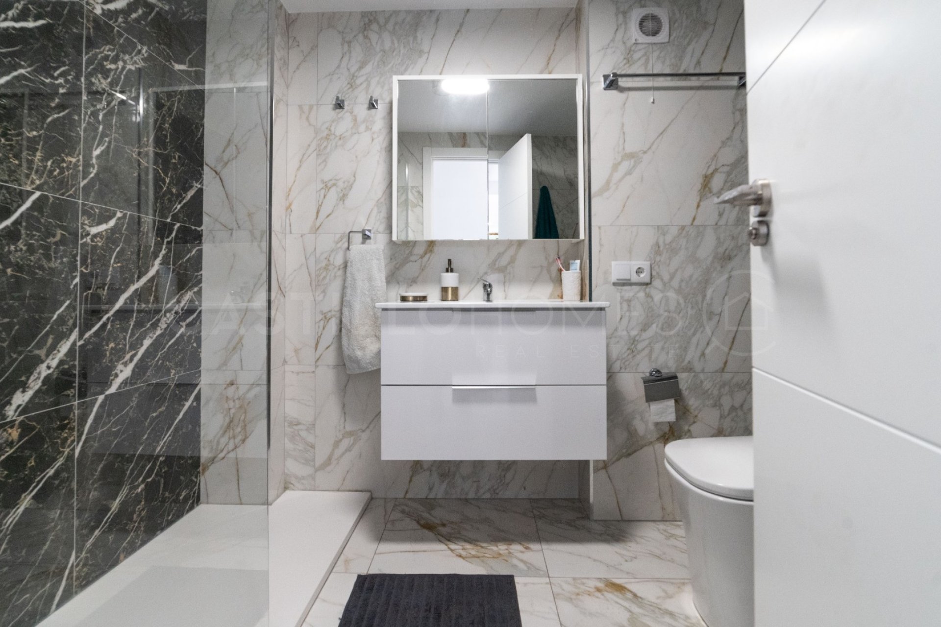 Resale - Apartment / flat - Torrevieja - Centro