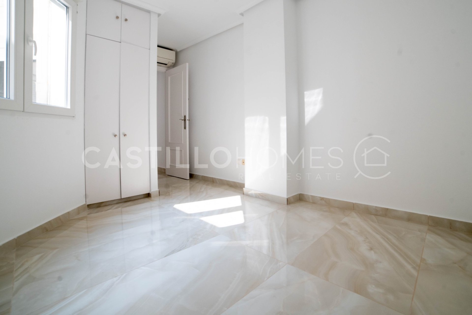 Resale - Apartment / flat - Torrevieja - Centro