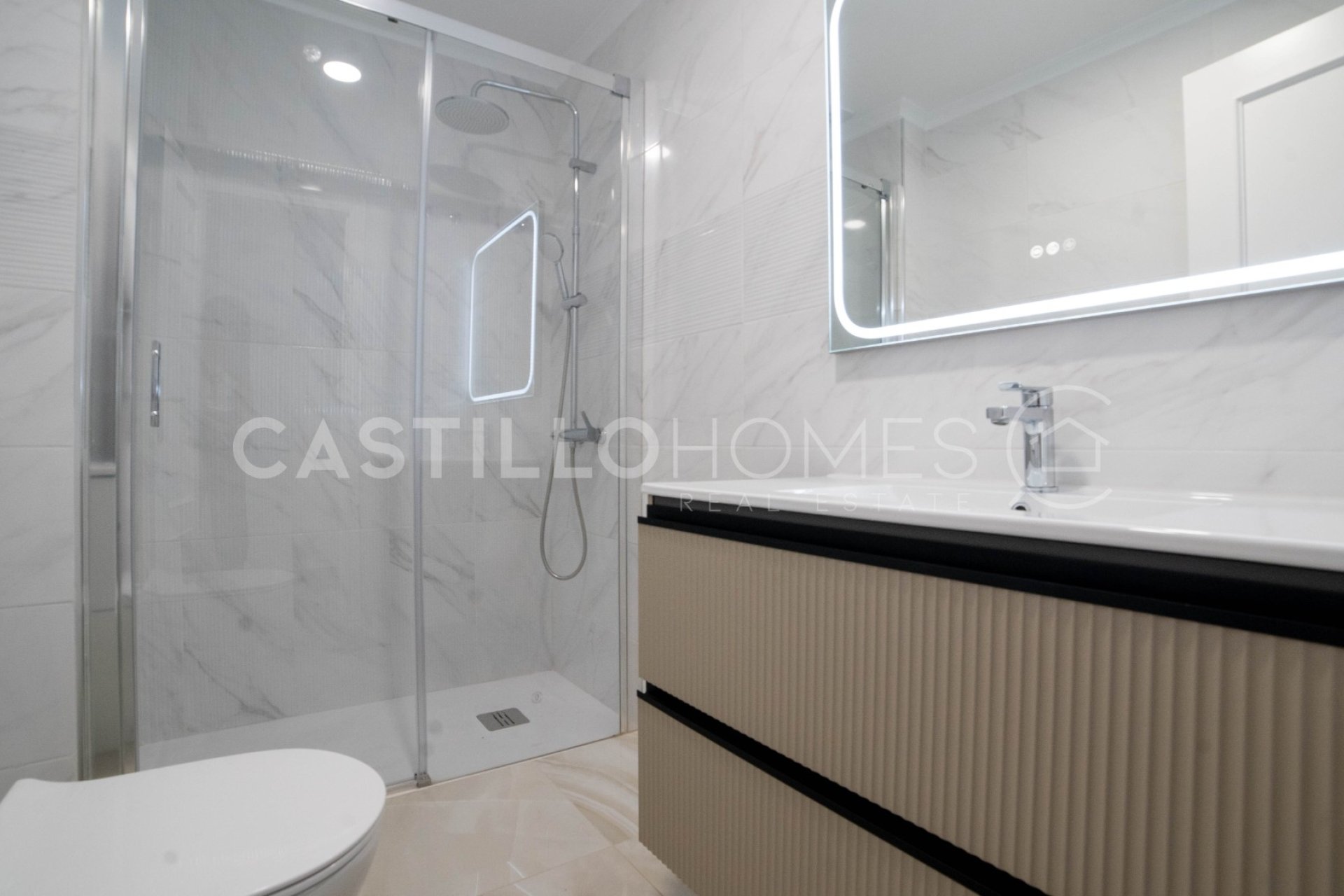 Resale - Apartment / flat - Torrevieja - Centro