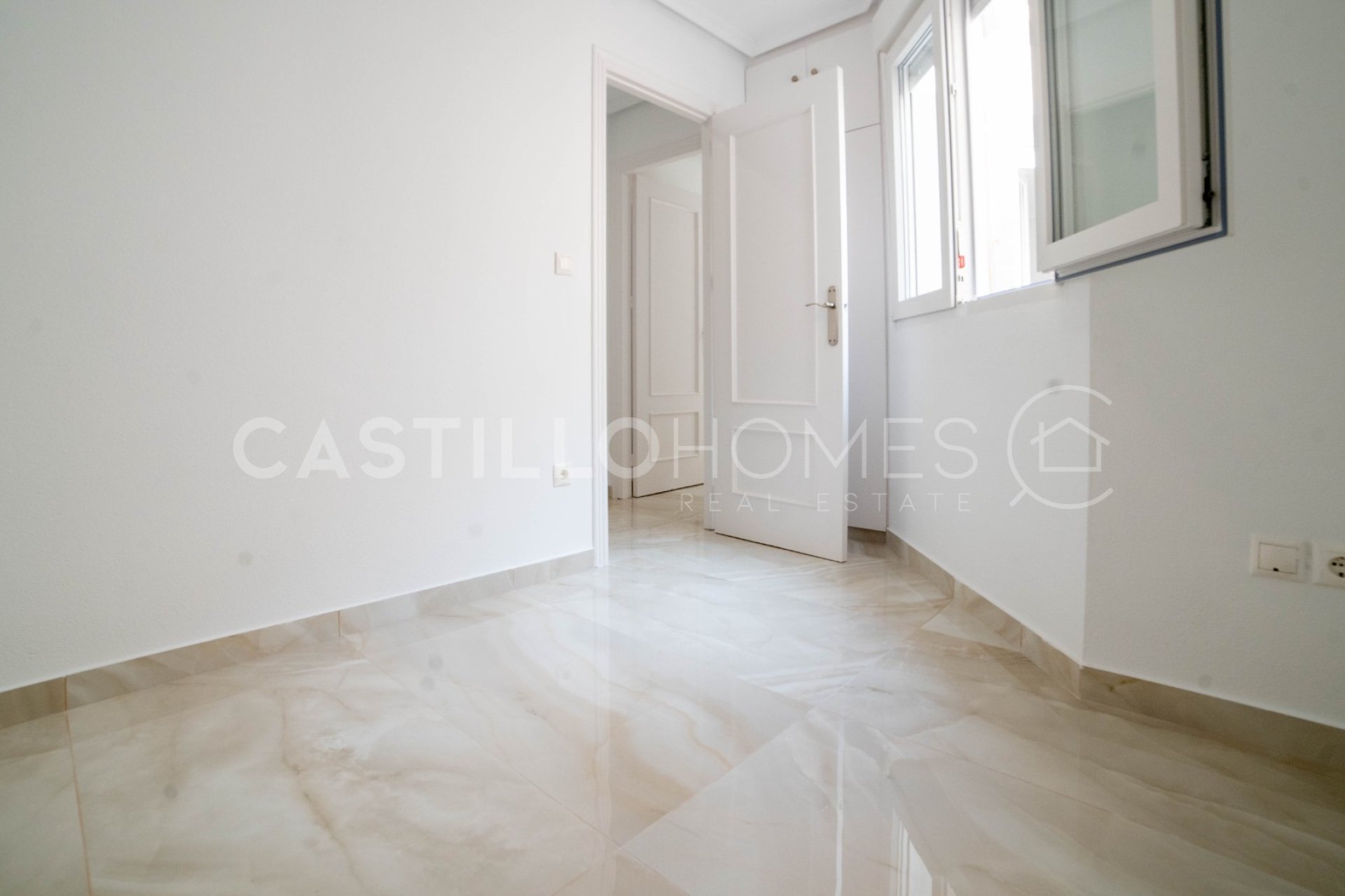 Resale - Apartment / flat - Torrevieja - Centro