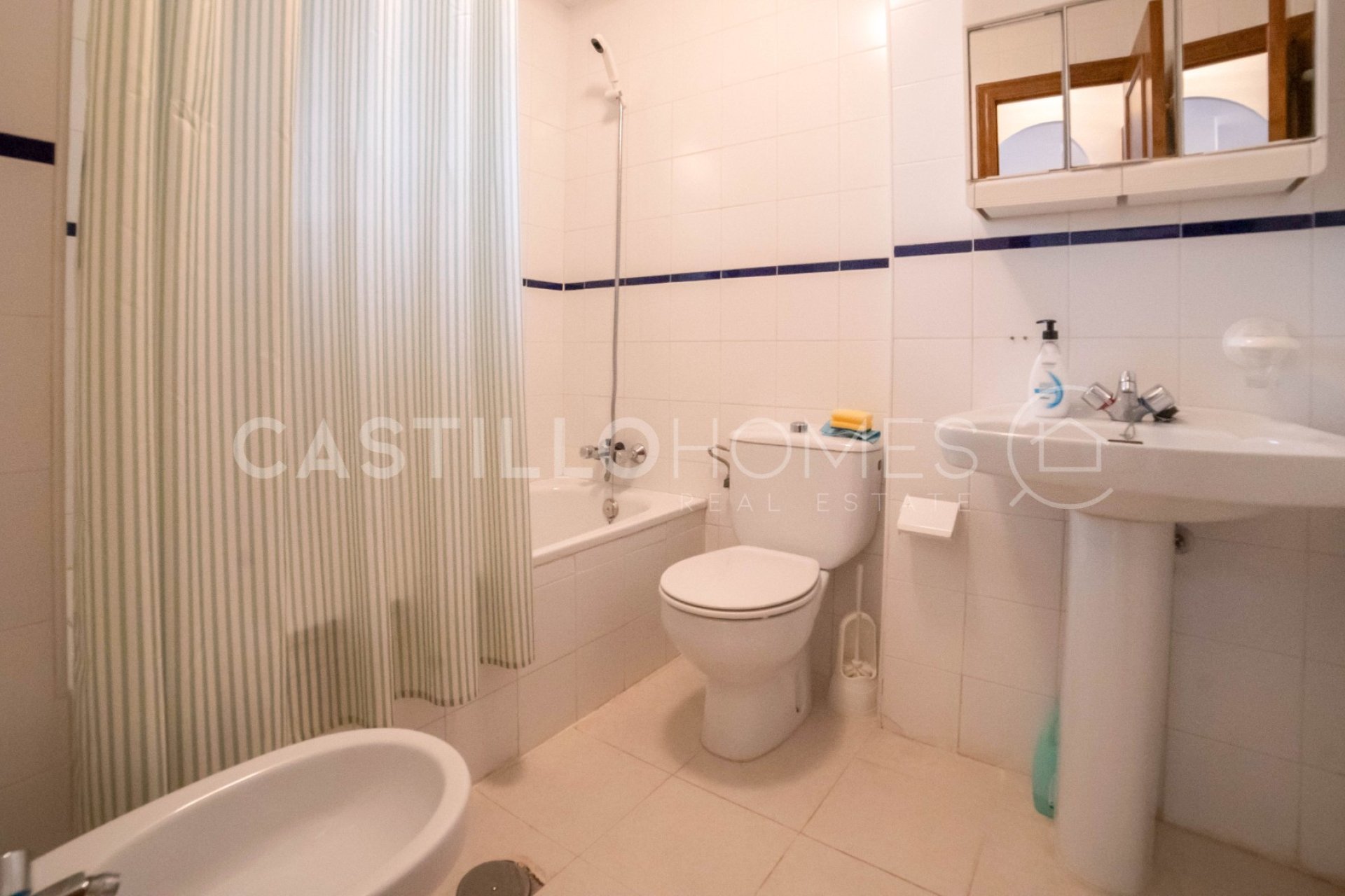 Resale - Apartment / flat - Torrevieja - El Acequión - Los Náufragos