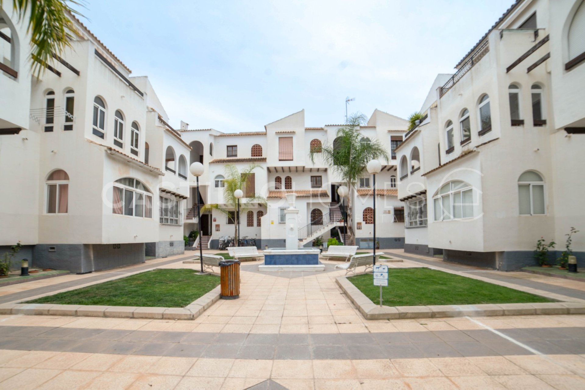 Resale - Apartment / flat - Torrevieja - El Acequión - Los Náufragos