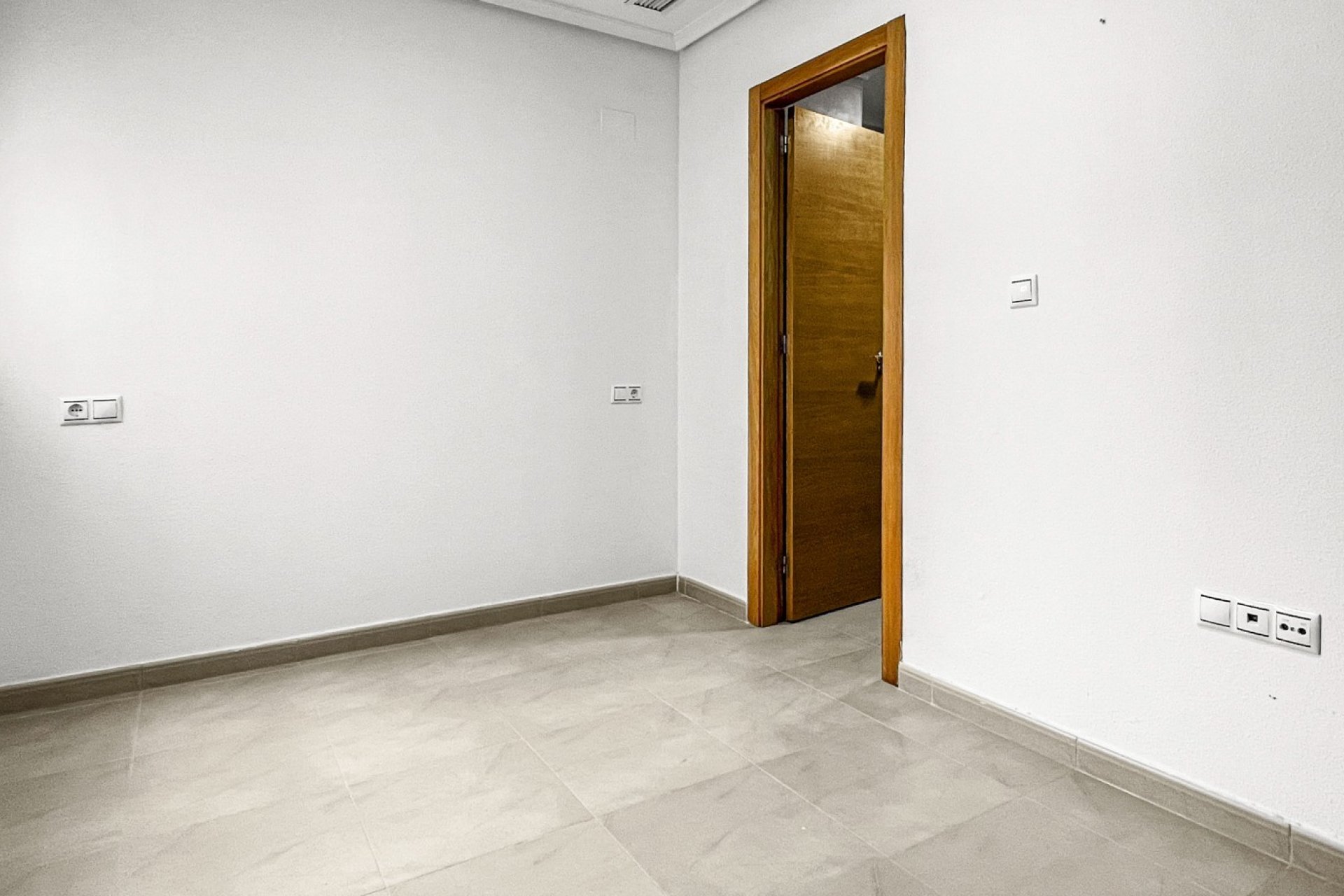 Resale - Apartment / flat - Torrevieja - El Acequión - Los Náufragos