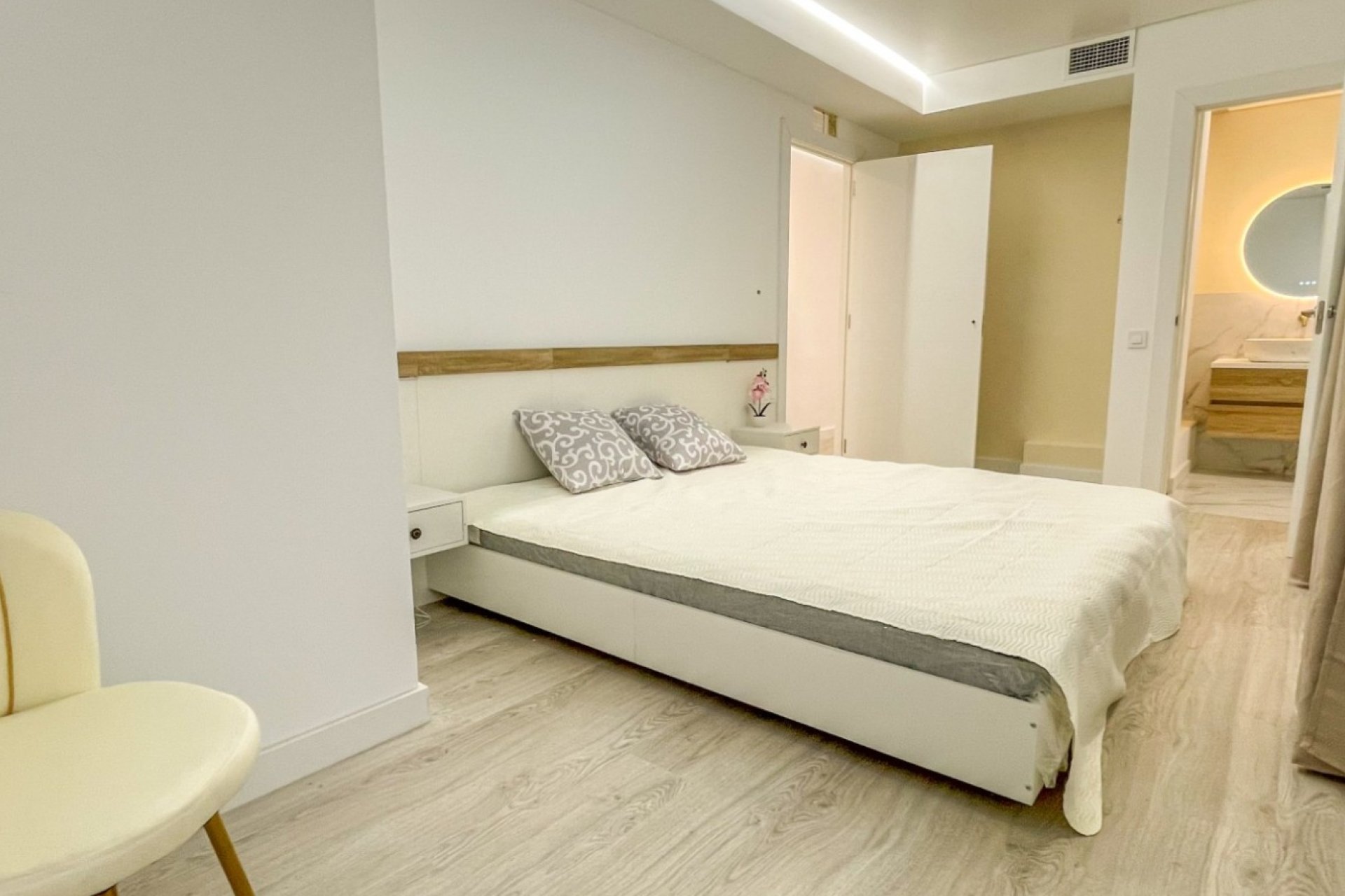 Resale - Apartment / flat - Torrevieja - El Acequión - Los Náufragos