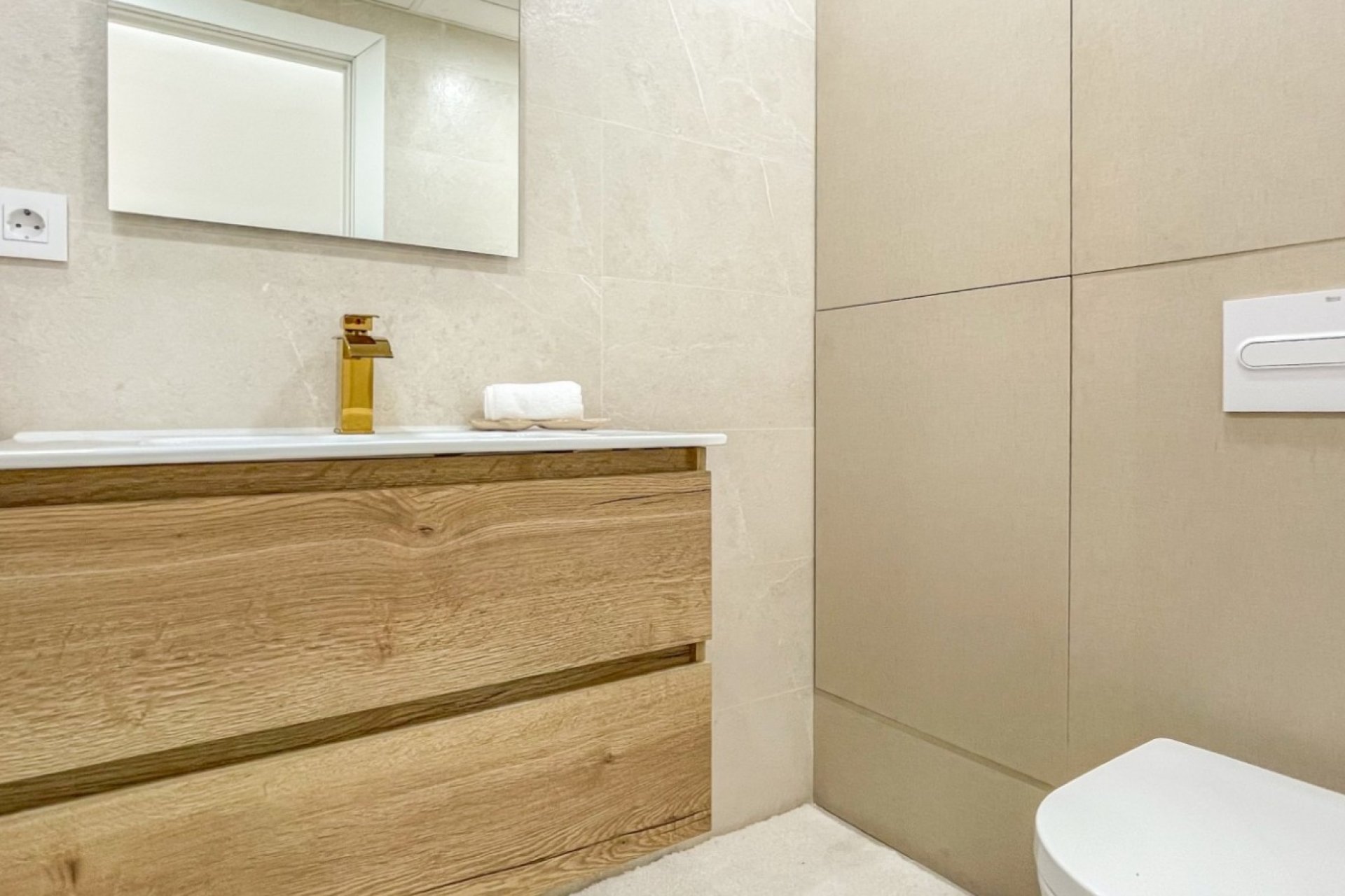 Resale - Apartment / flat - Torrevieja - El Acequión - Los Náufragos