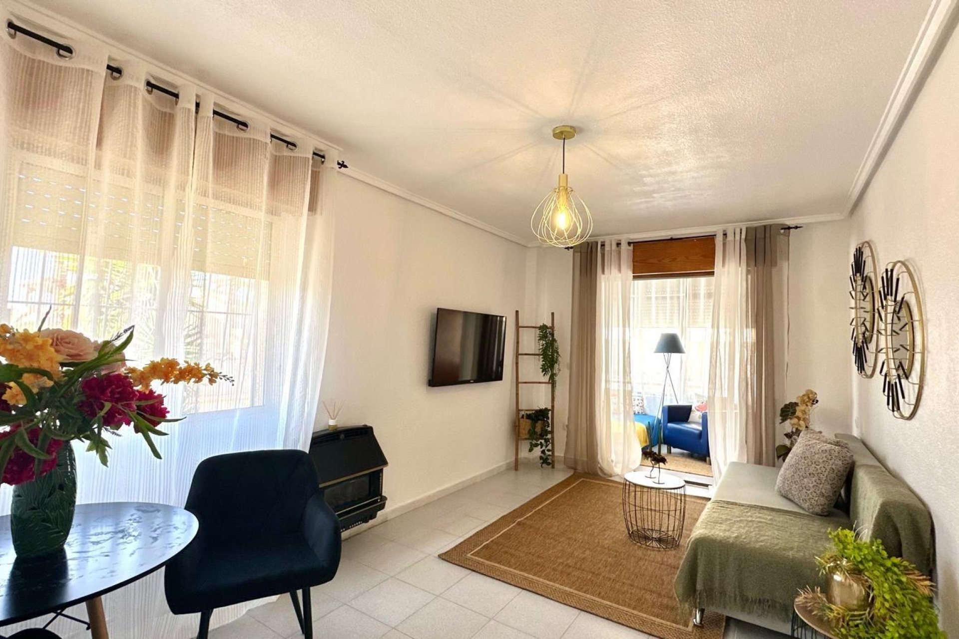 Resale - Apartment / flat - Torrevieja - El Chaparral