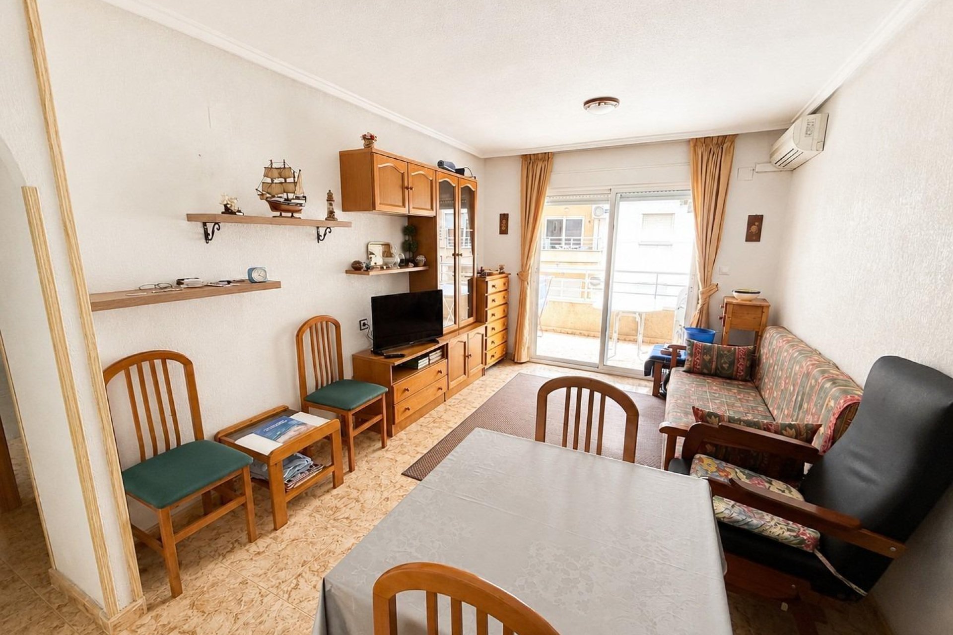 Resale - Apartment / flat - Torrevieja - Estacion de autobuses