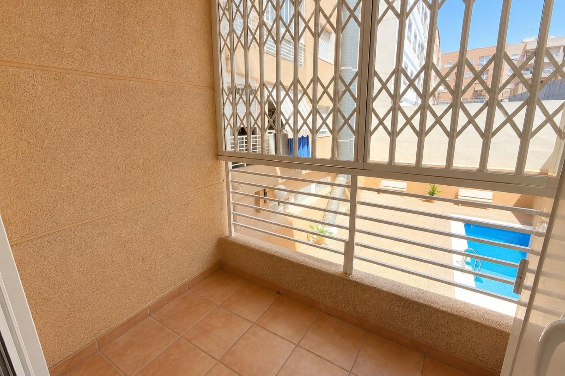 Resale - Apartment / flat - Torrevieja - Estacion de autobuses