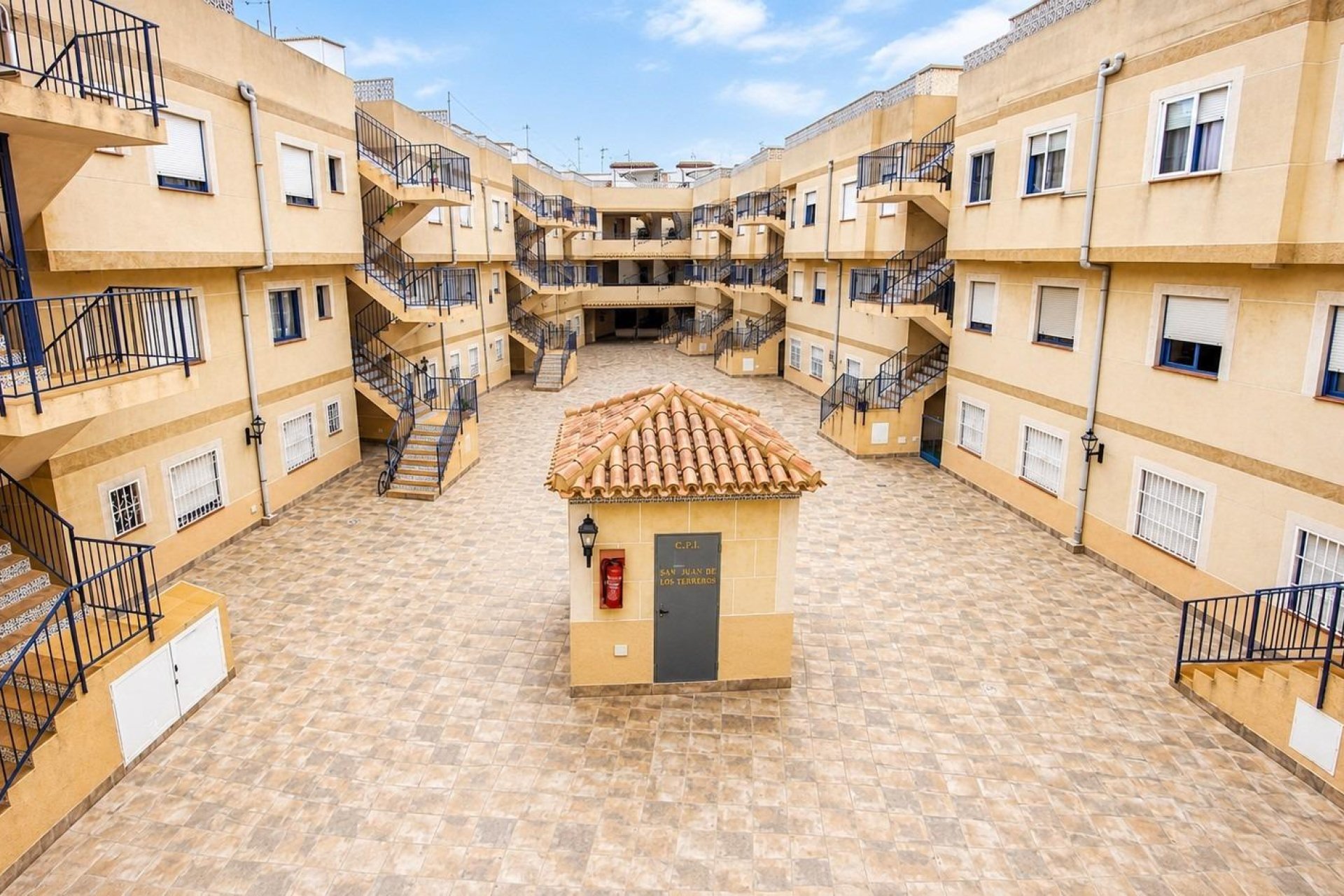 Resale - Apartment / flat - Torrevieja - Estacion de autobuses