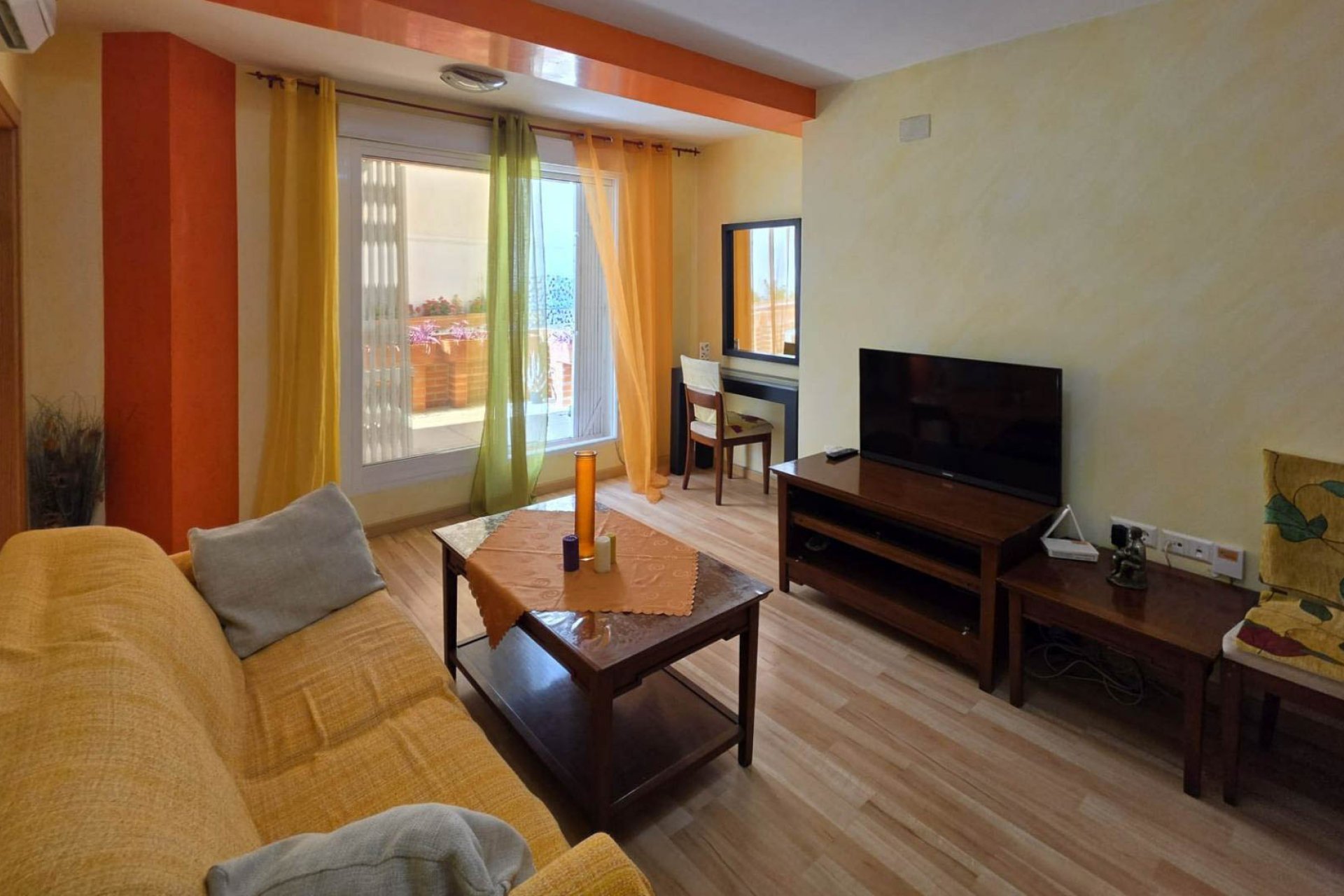 Resale - Apartment / flat - Torrevieja - Habaneras