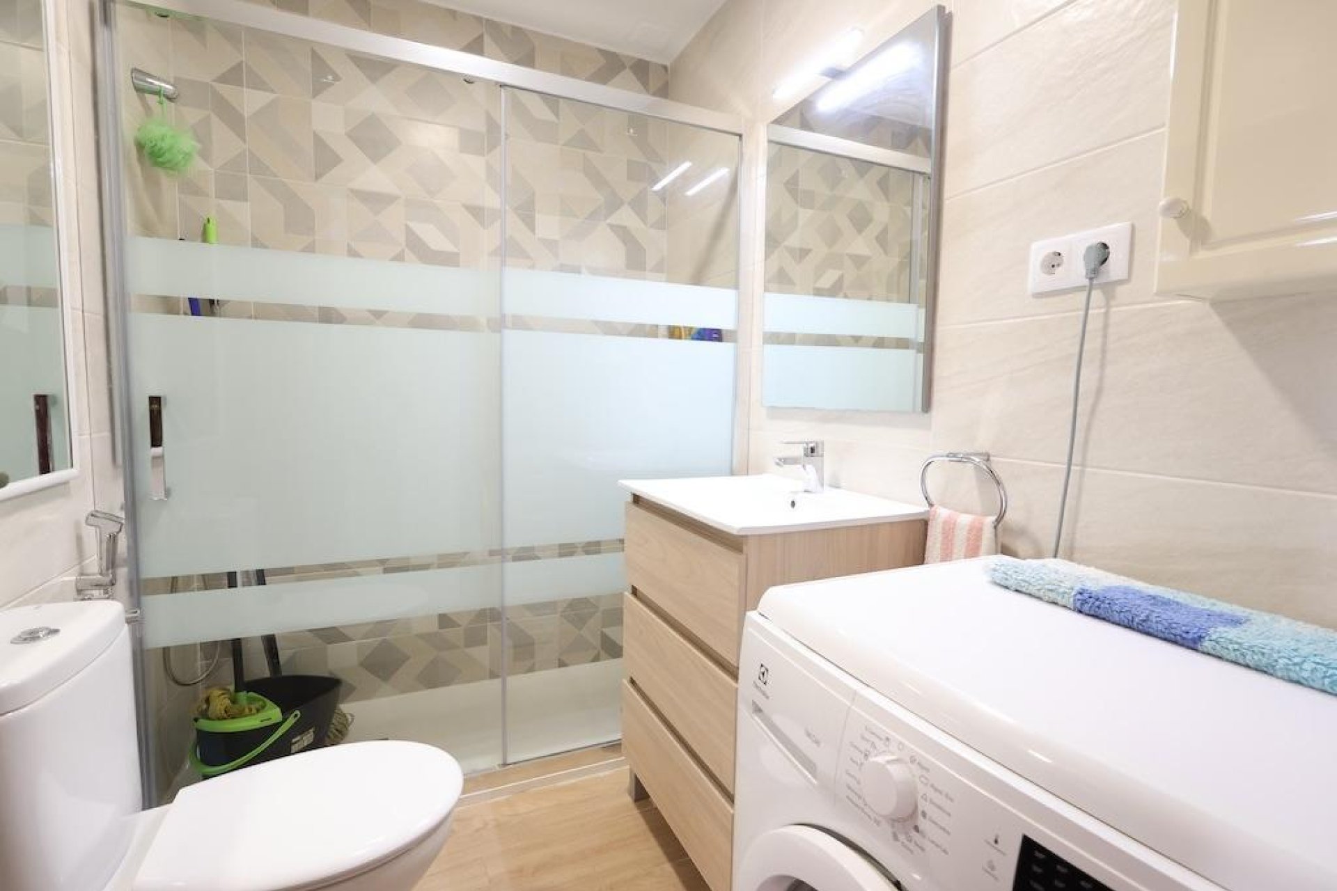 Resale - Apartment / flat - Torrevieja - La Mata pueblo