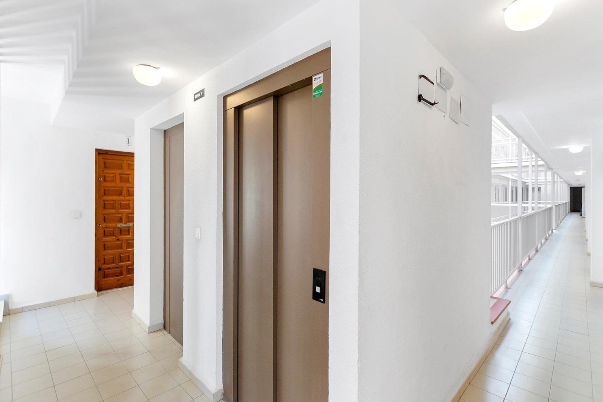 Resale - Apartment / flat - Torrevieja - La Mata pueblo