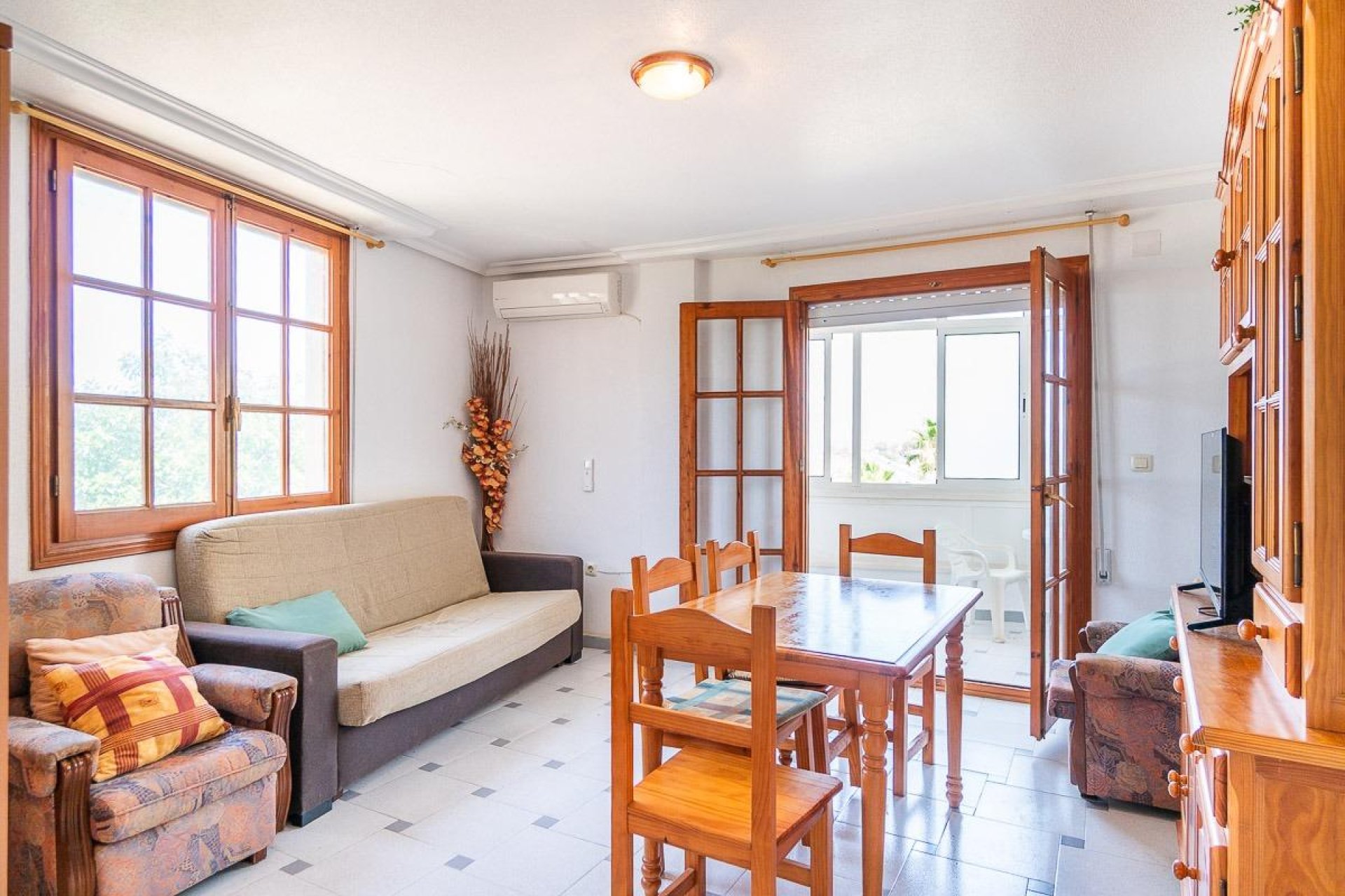 Resale - Apartment / flat - Torrevieja - La Mata pueblo