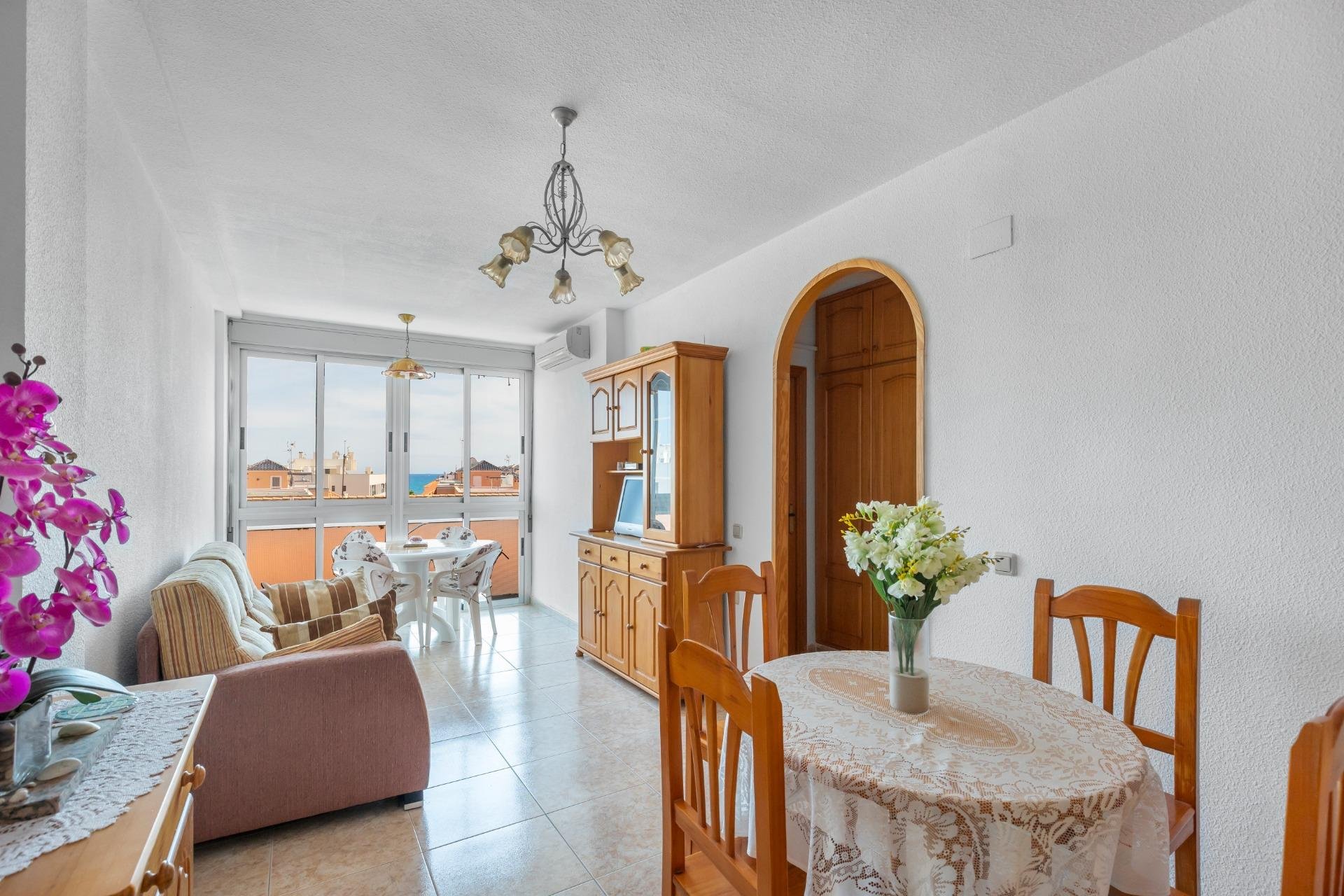 Resale - Apartment / flat - Torrevieja - La Mata pueblo