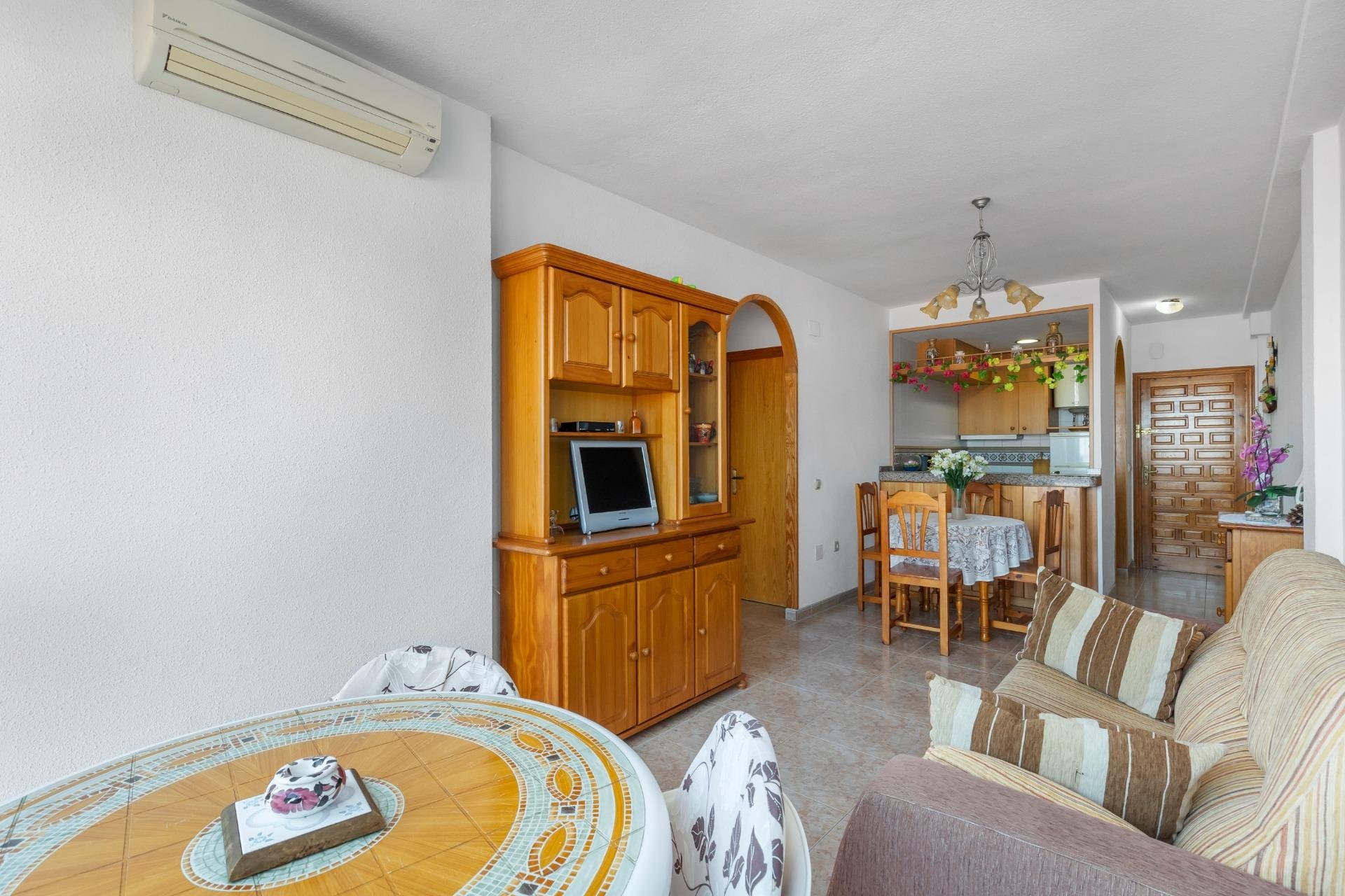 Resale - Apartment / flat - Torrevieja - La Mata pueblo