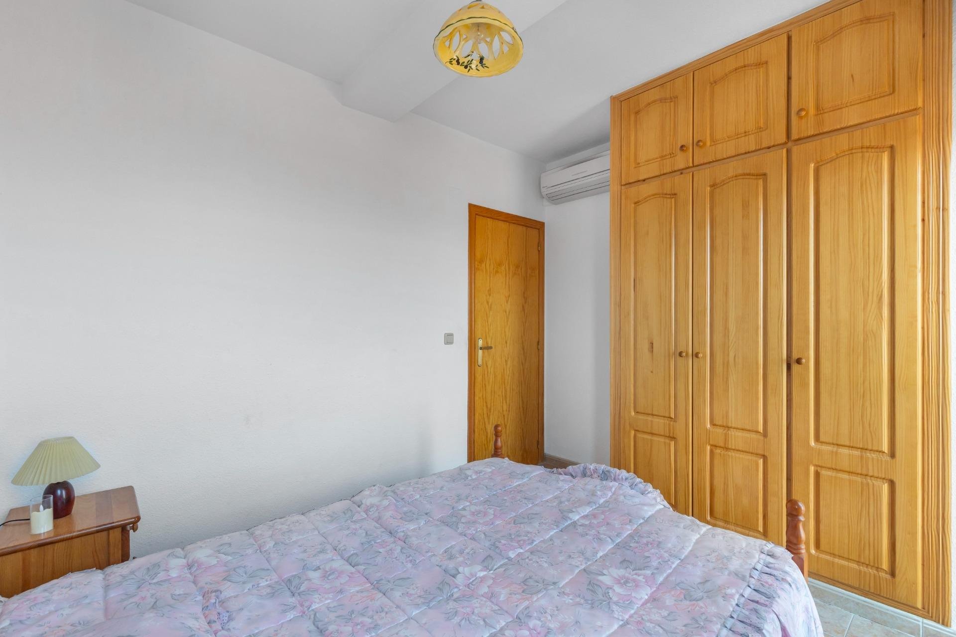 Resale - Apartment / flat - Torrevieja - La Mata pueblo