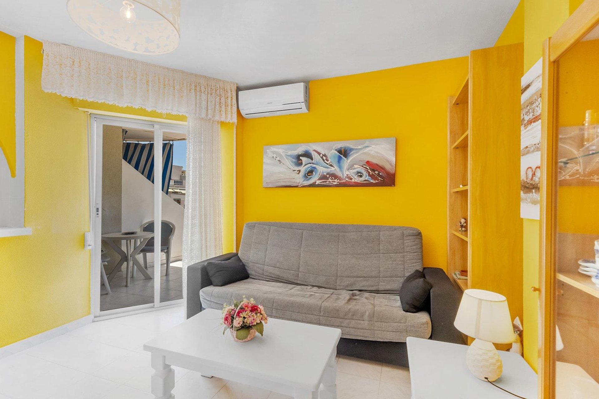 Resale - Apartment / flat - Torrevieja - La Mata pueblo