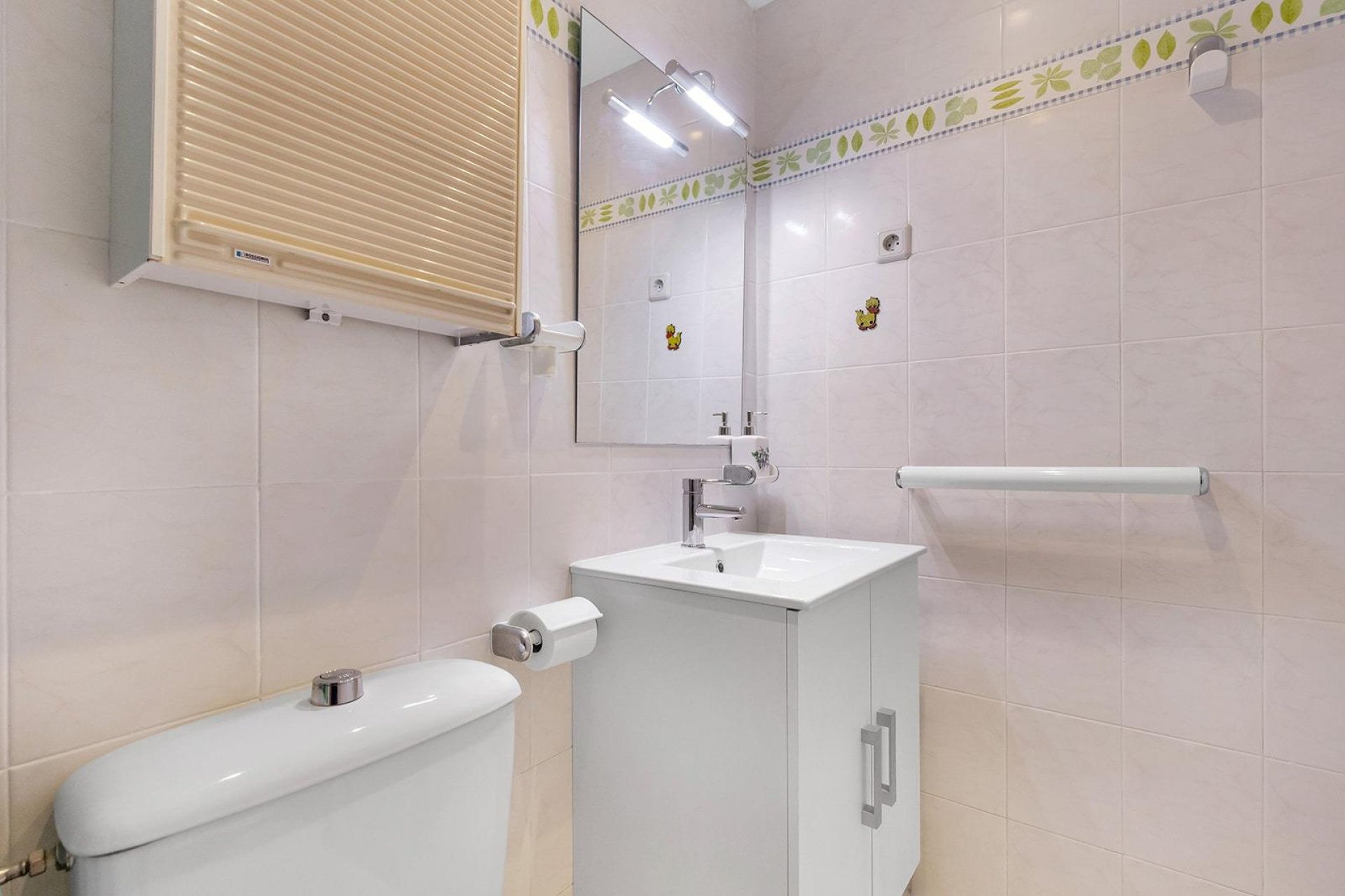 Resale - Apartment / flat - Torrevieja - La Mata pueblo