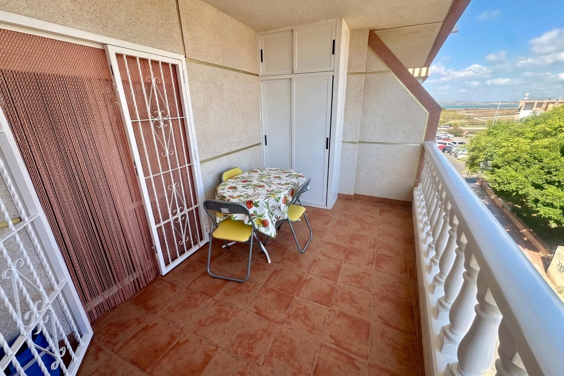 Resale - Apartment / flat - Torrevieja - La Mata pueblo