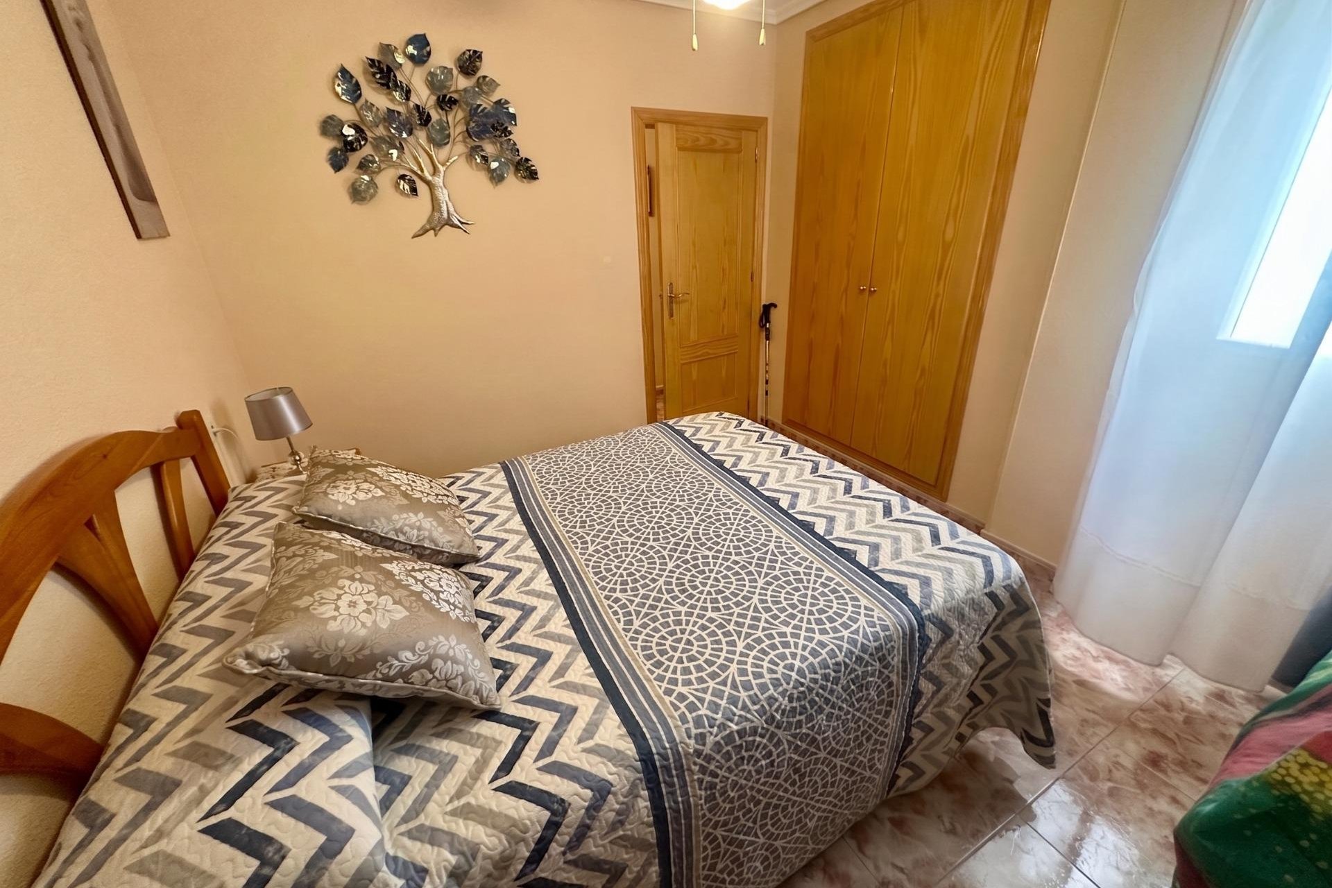 Resale - Apartment / flat - Torrevieja - La Mata pueblo