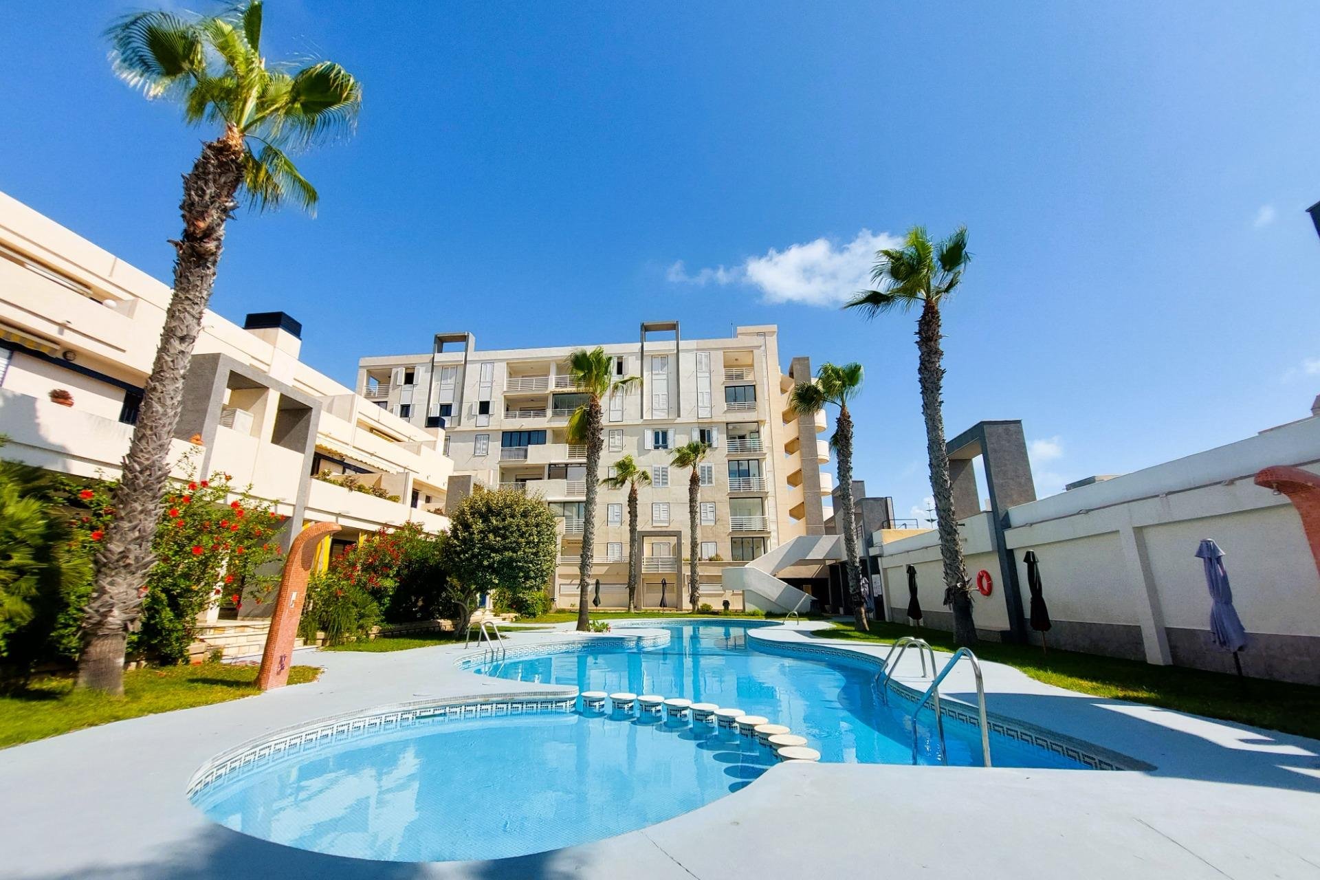 Resale - Apartment / flat - Torrevieja - La Mata