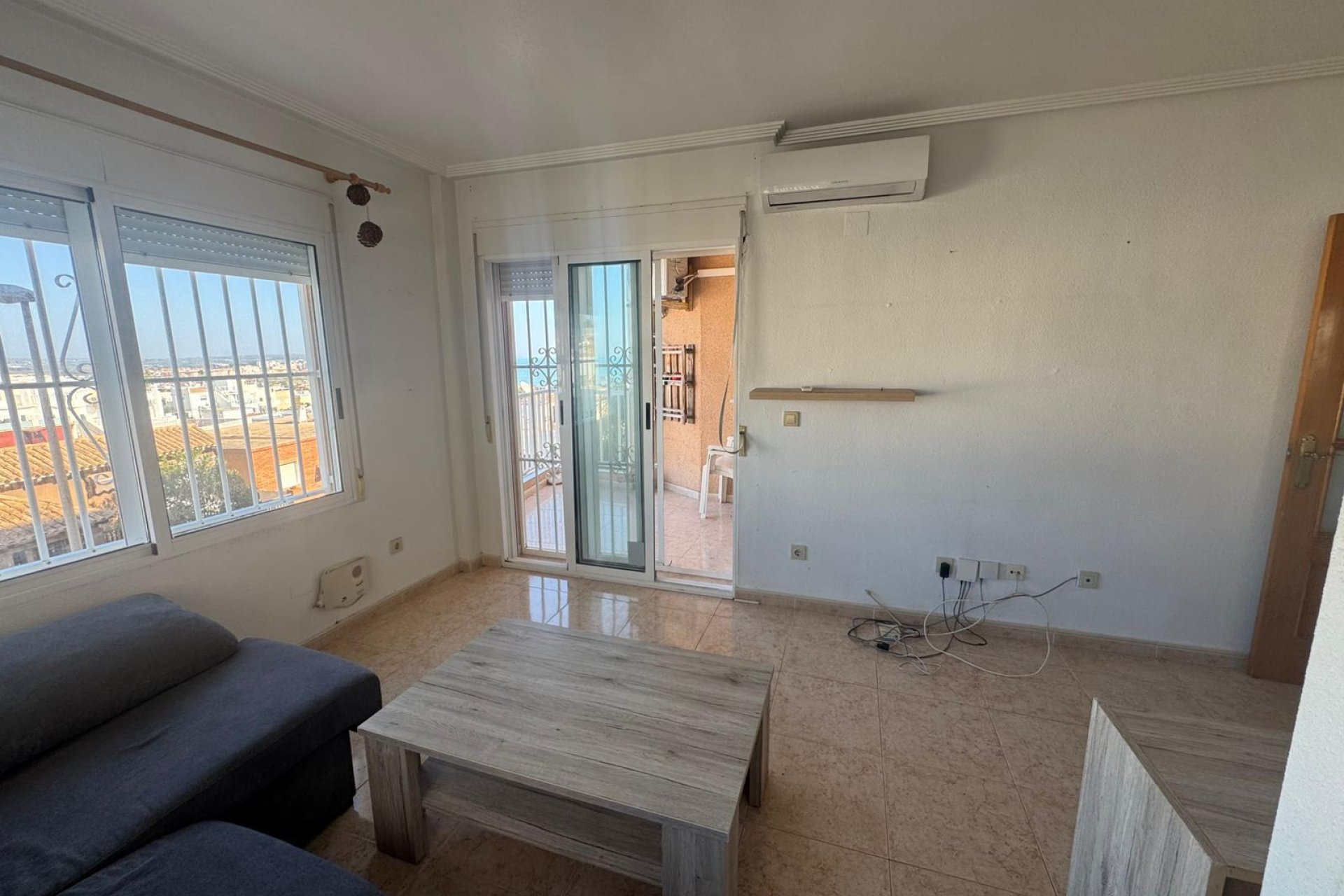 Resale - Apartment / flat - Torrevieja - La Mata