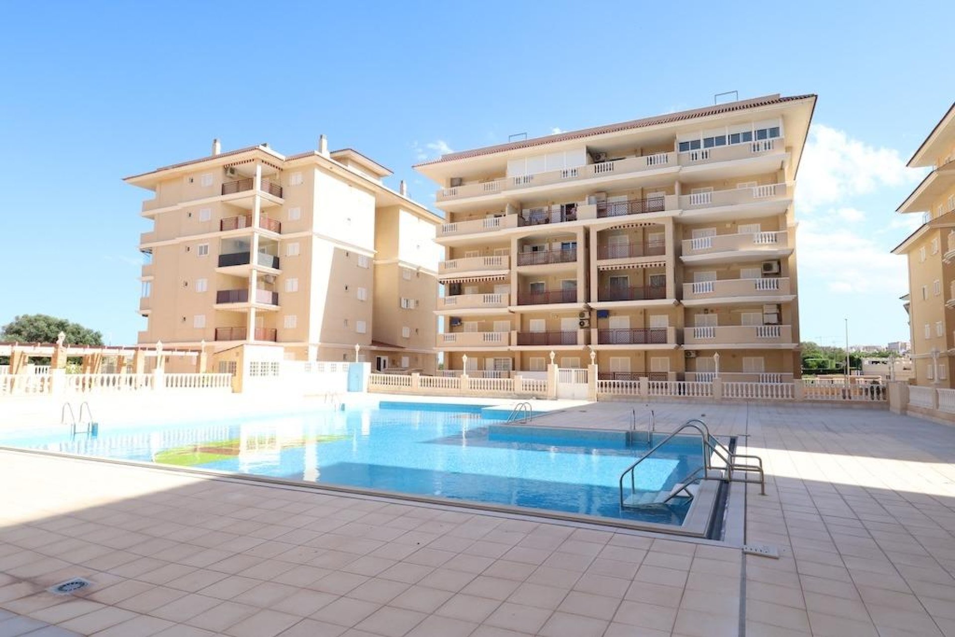 Resale - Apartment / flat - Torrevieja - La Mata