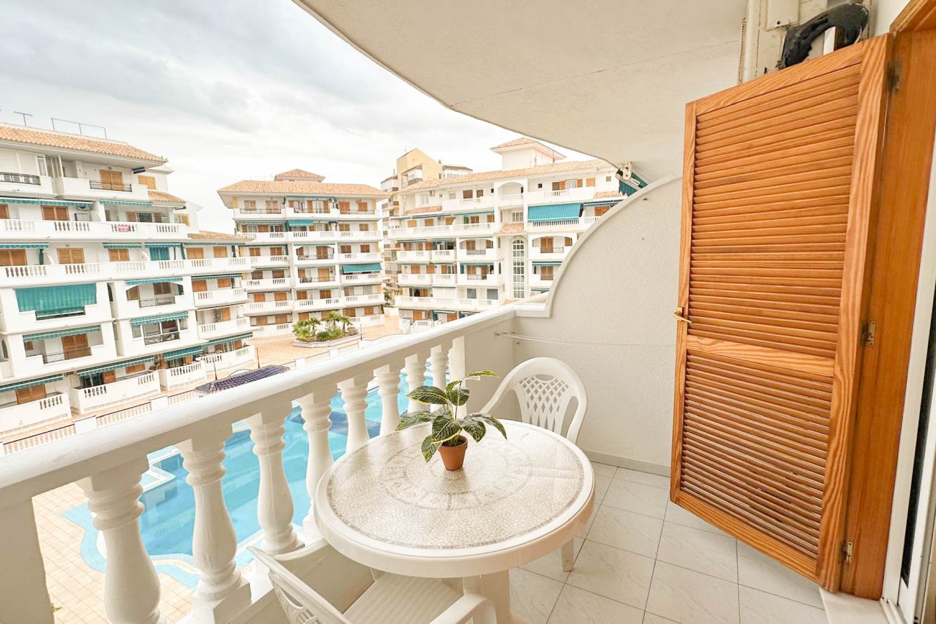Resale - Apartment / flat - Torrevieja - La Mata