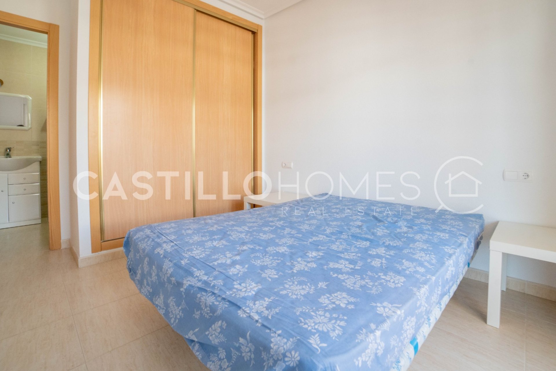 Resale - Apartment / flat - Torrevieja - La Mata
