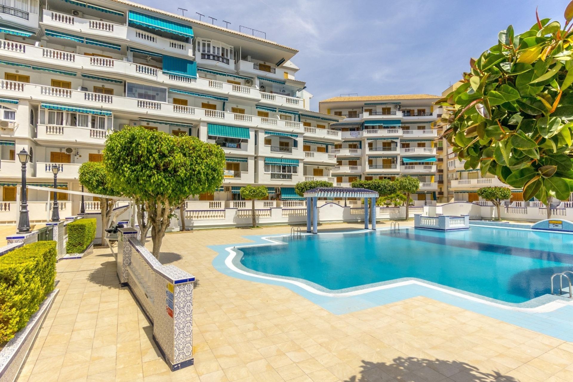 Resale - Apartment / flat - Torrevieja - Los Europeos