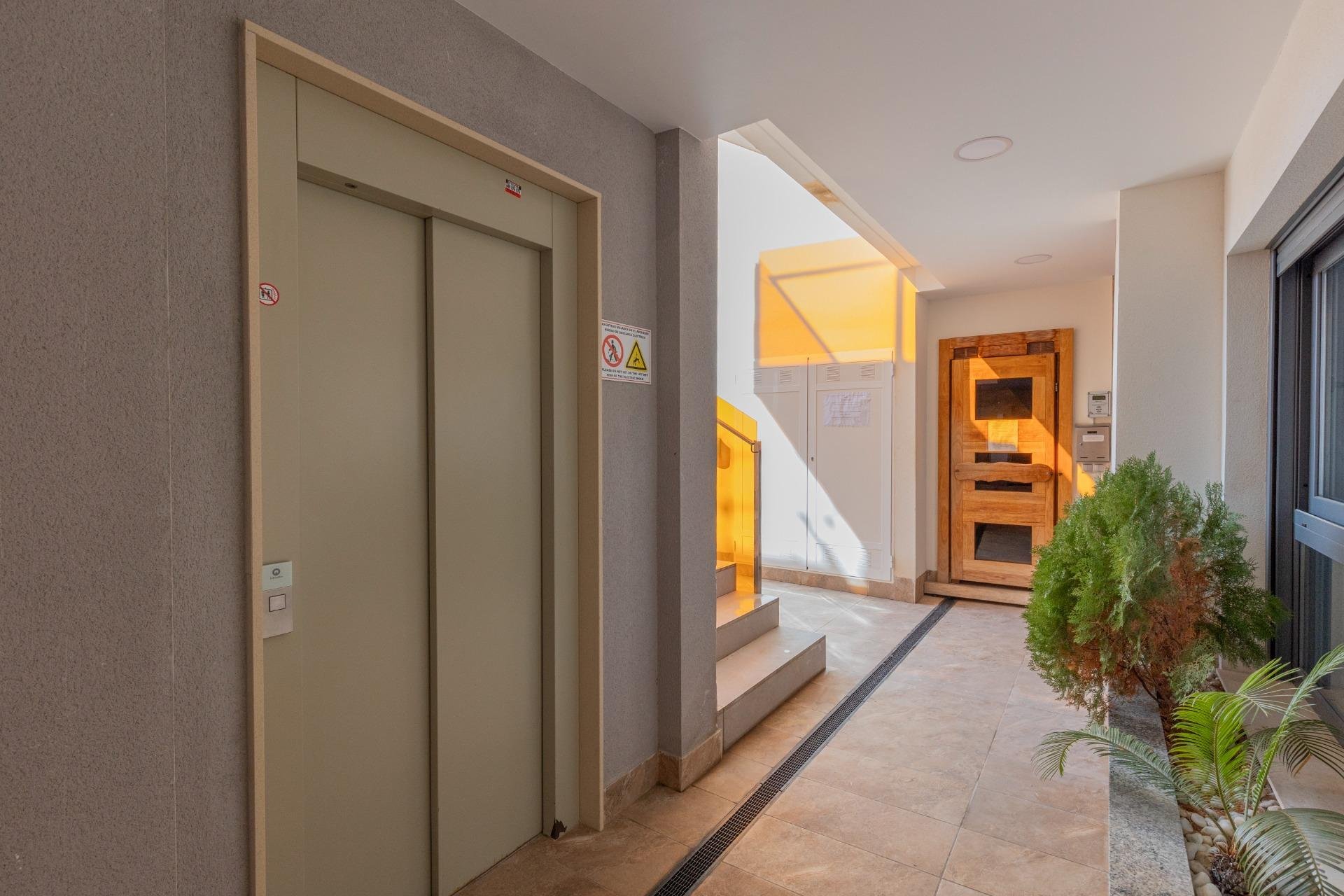 Resale - Apartment / flat - Torrevieja - Los Frutales