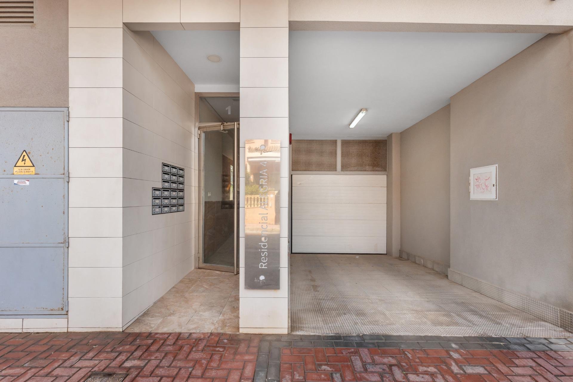 Resale - Apartment / flat - Torrevieja - Los Frutales