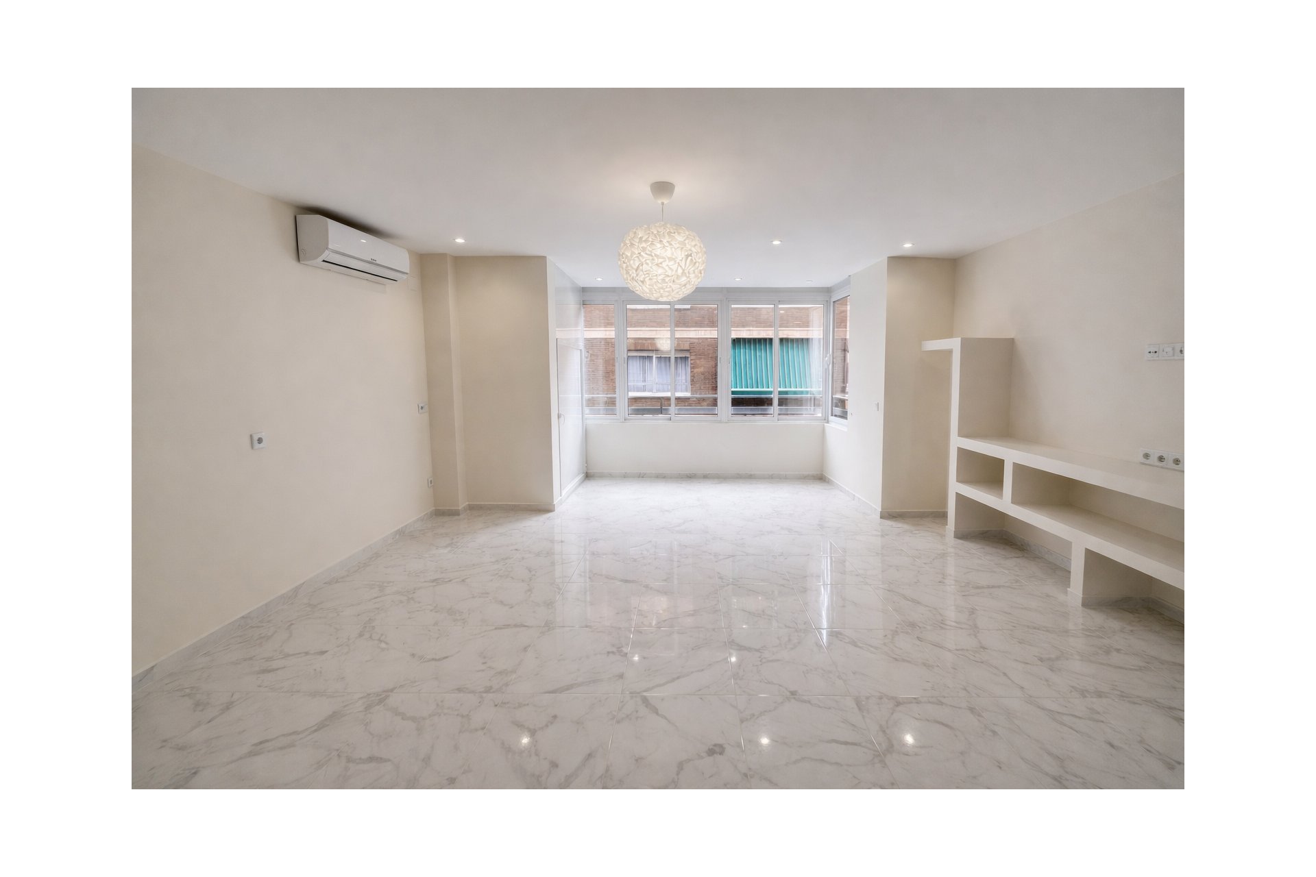 Resale - Apartment / flat - Torrevieja - Muelle Pesquero