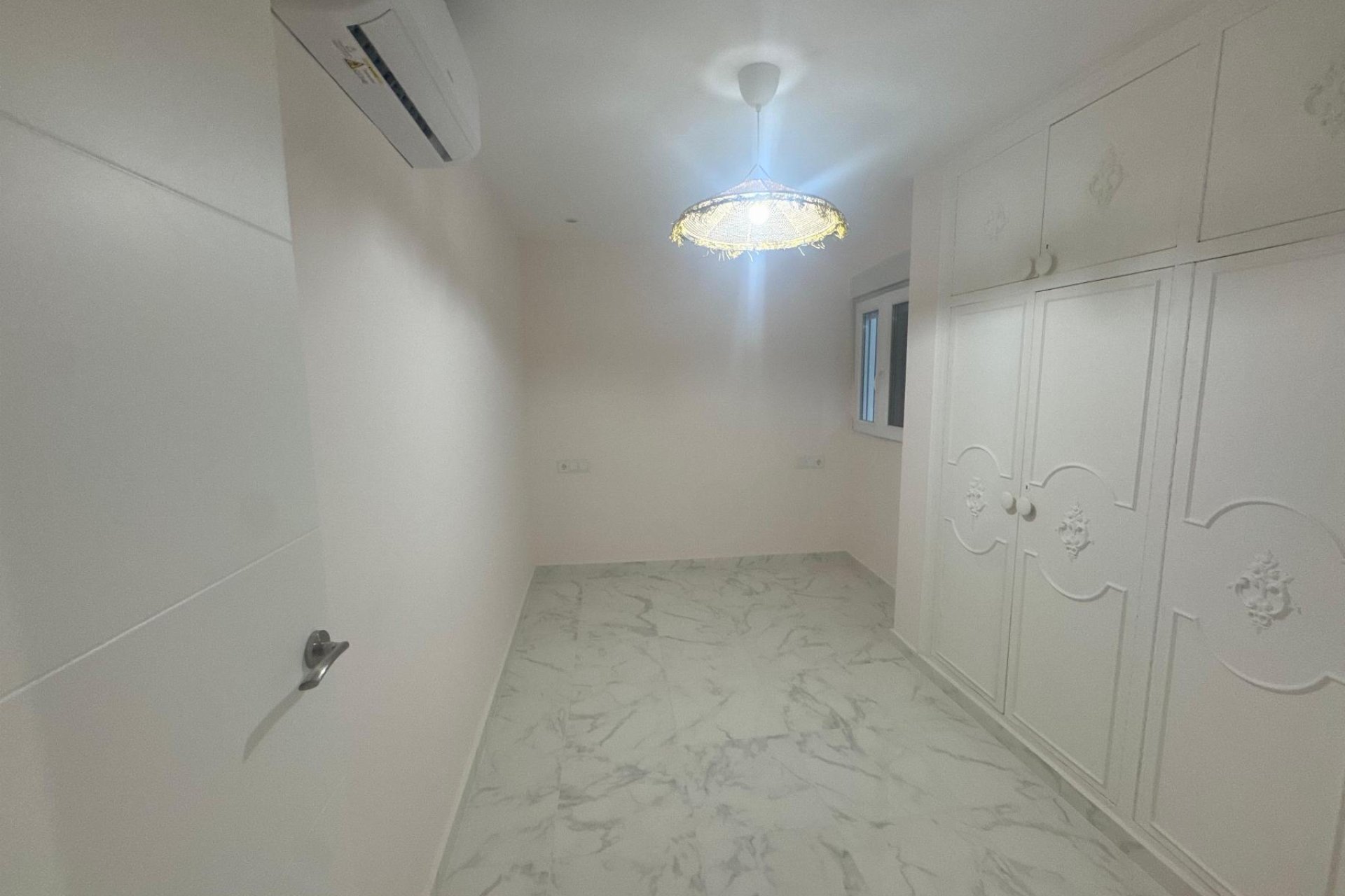 Resale - Apartment / flat - Torrevieja - Muelle Pesquero