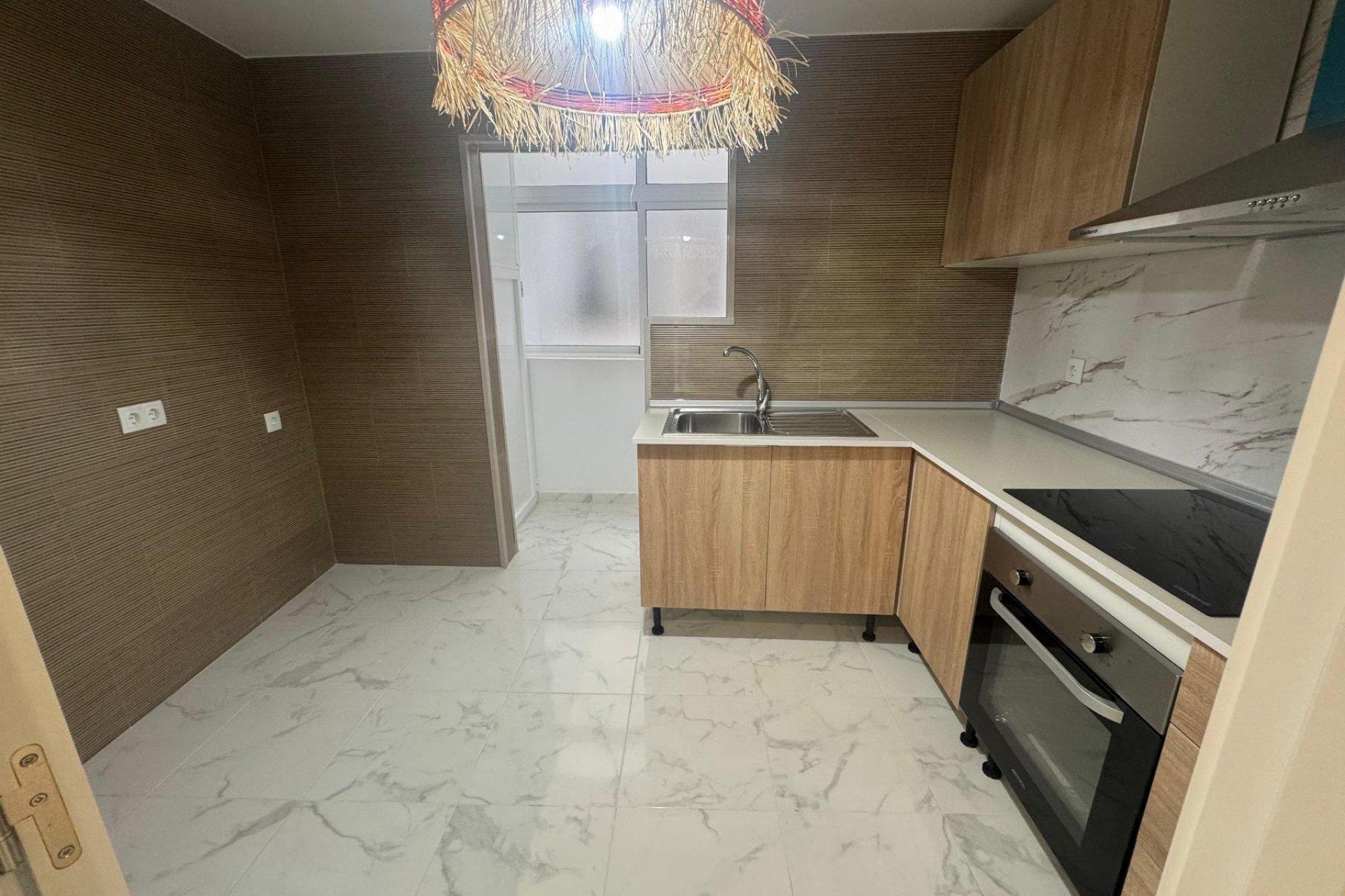 Resale - Apartment / flat - Torrevieja - Muelle Pesquero