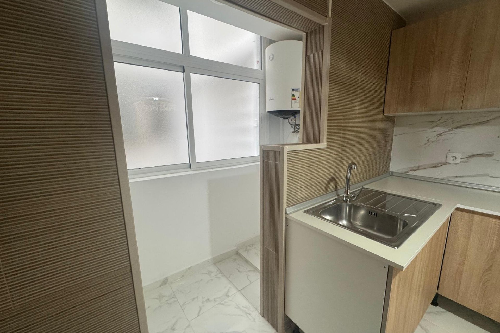 Resale - Apartment / flat - Torrevieja - Muelle Pesquero