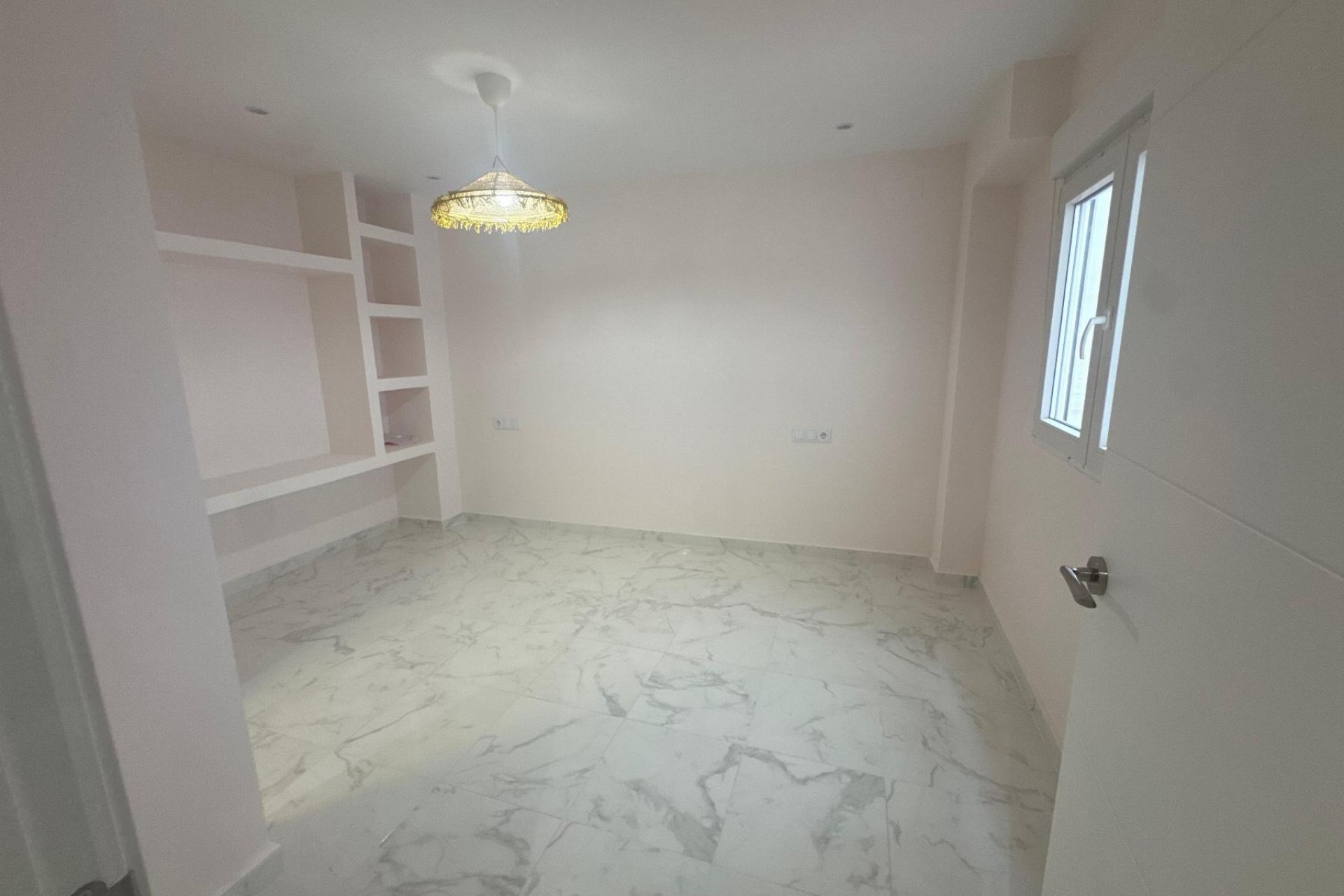 Resale - Apartment / flat - Torrevieja - Muelle Pesquero