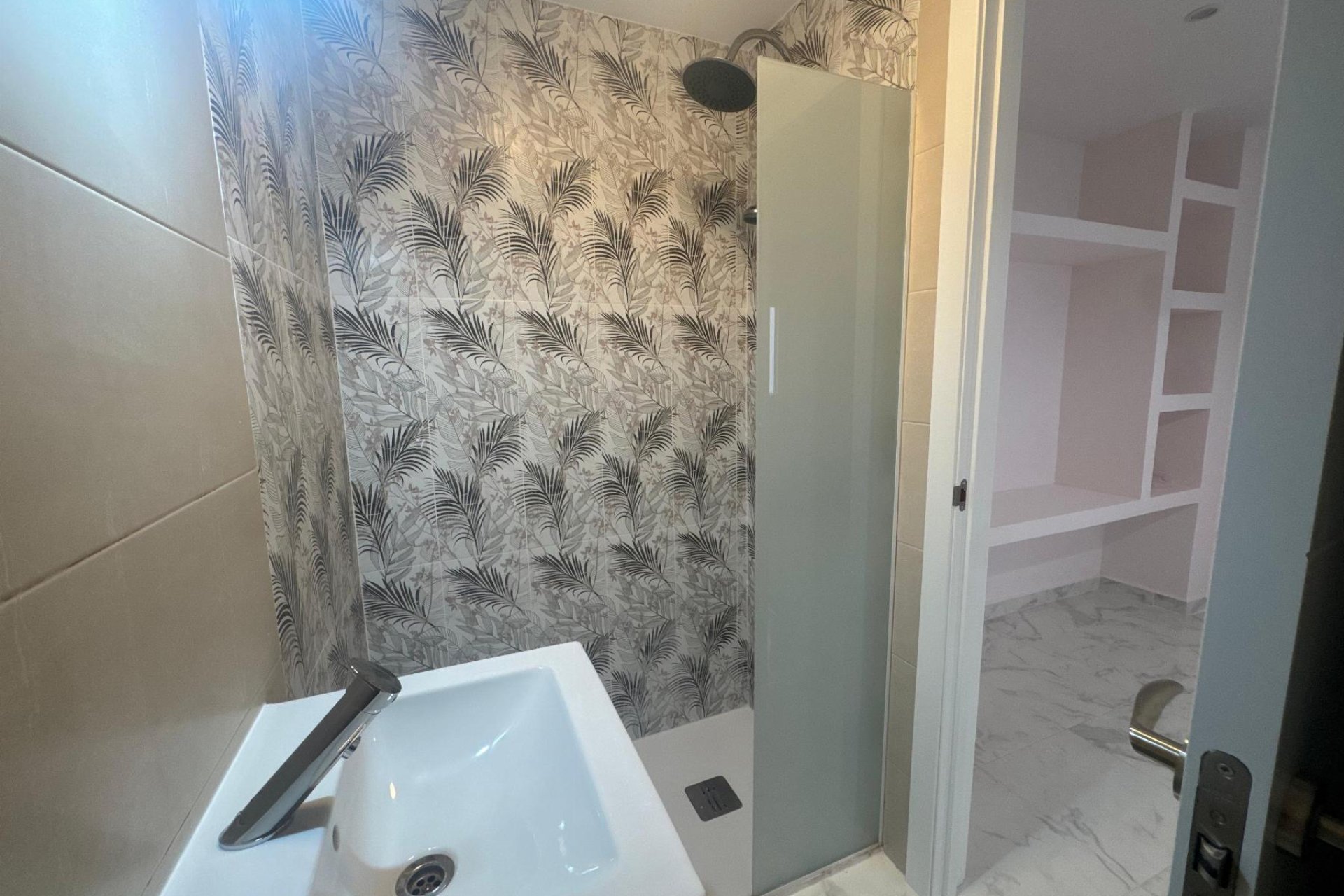 Resale - Apartment / flat - Torrevieja - Muelle Pesquero
