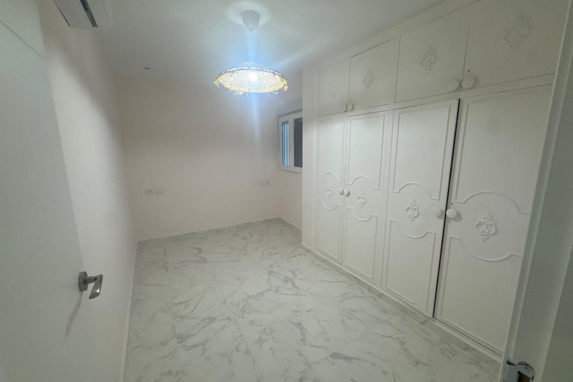 Resale - Apartment / flat - Torrevieja - Muelle Pesquero