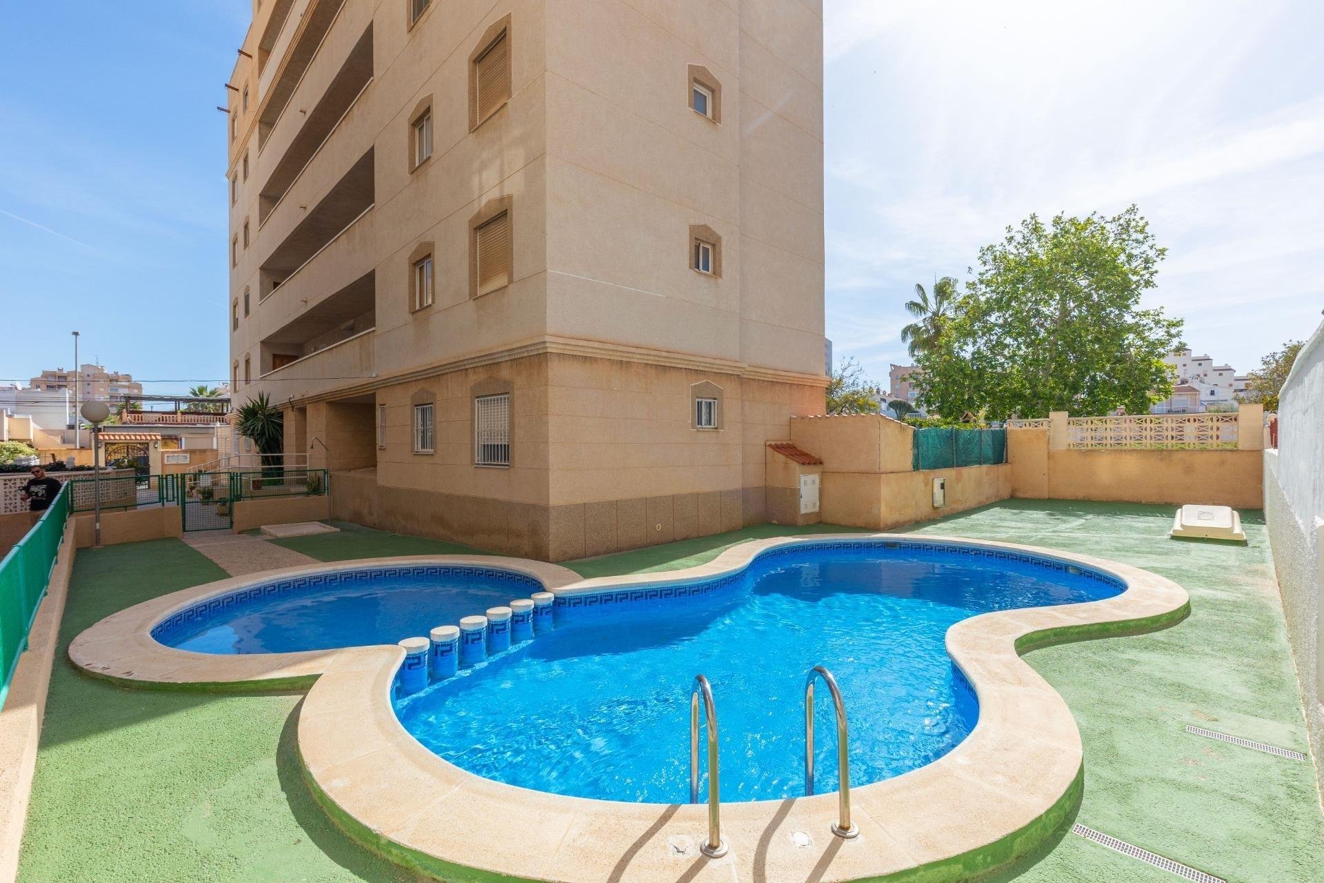 Resale - Apartment / flat - Torrevieja - Nueva Torrevieja