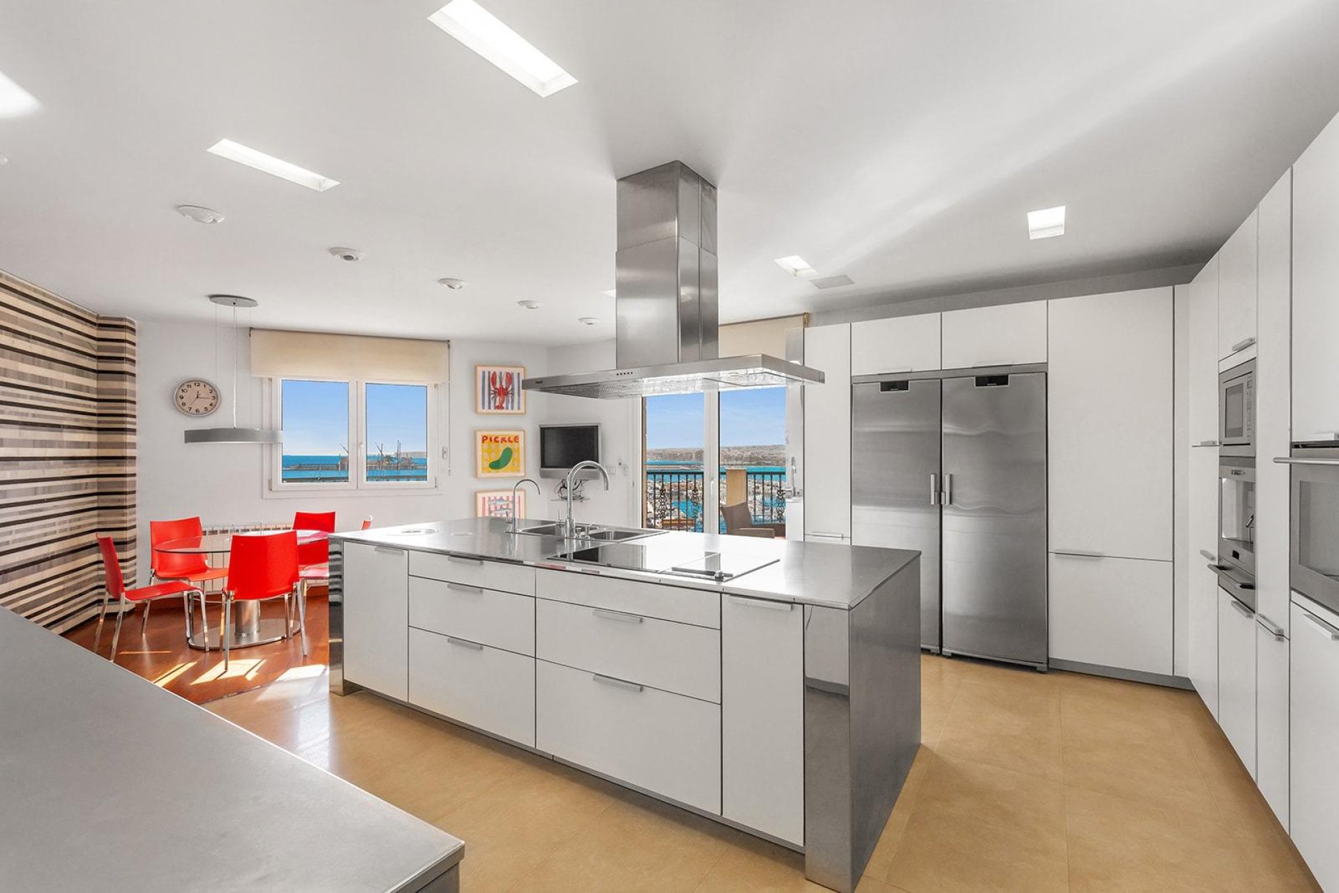Resale - Apartment / flat - Torrevieja - Paseo maritimo
