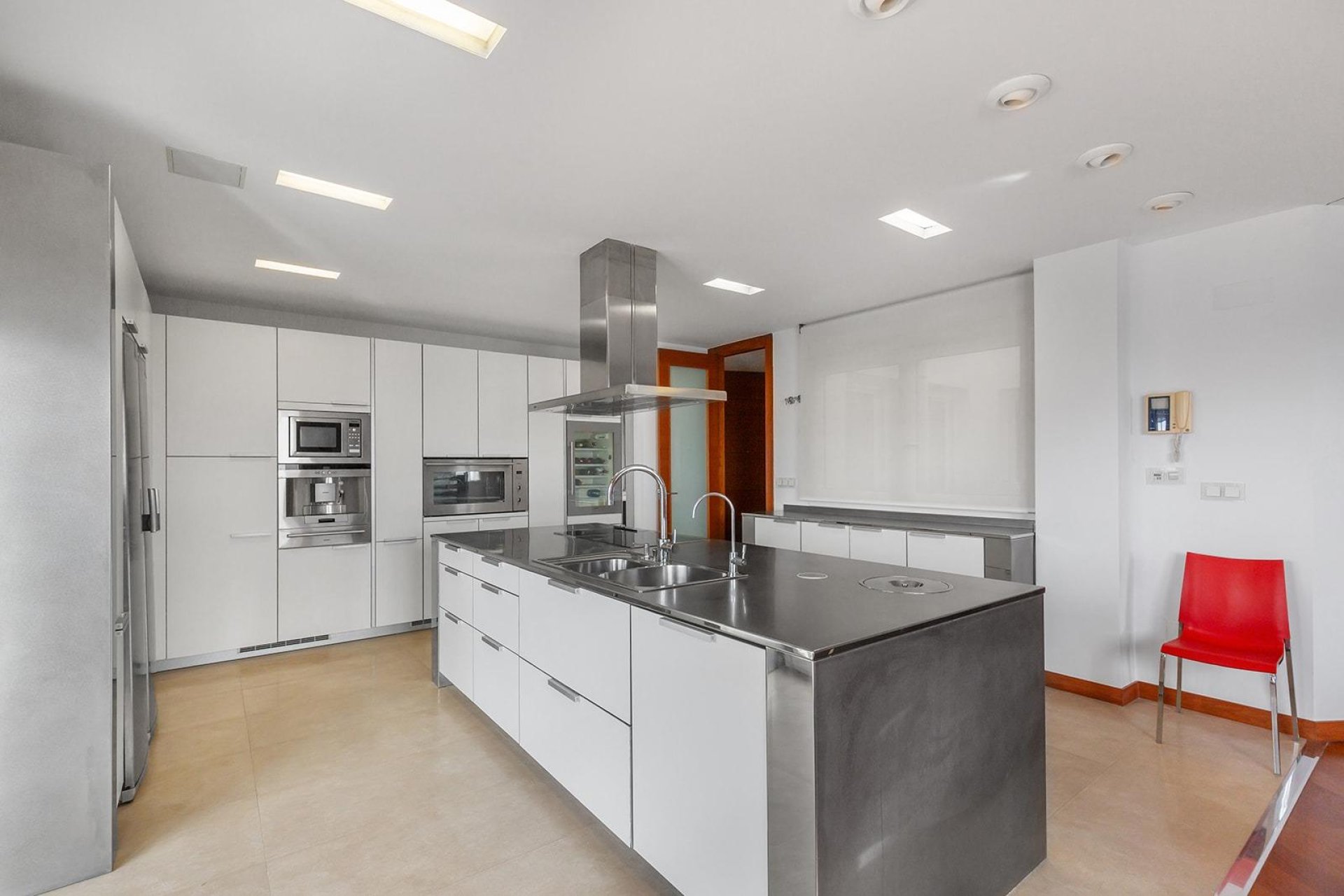 Resale - Apartment / flat - Torrevieja - Paseo maritimo