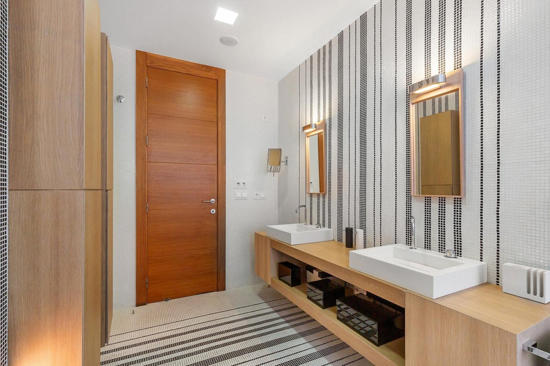 Resale - Apartment / flat - Torrevieja - Paseo maritimo