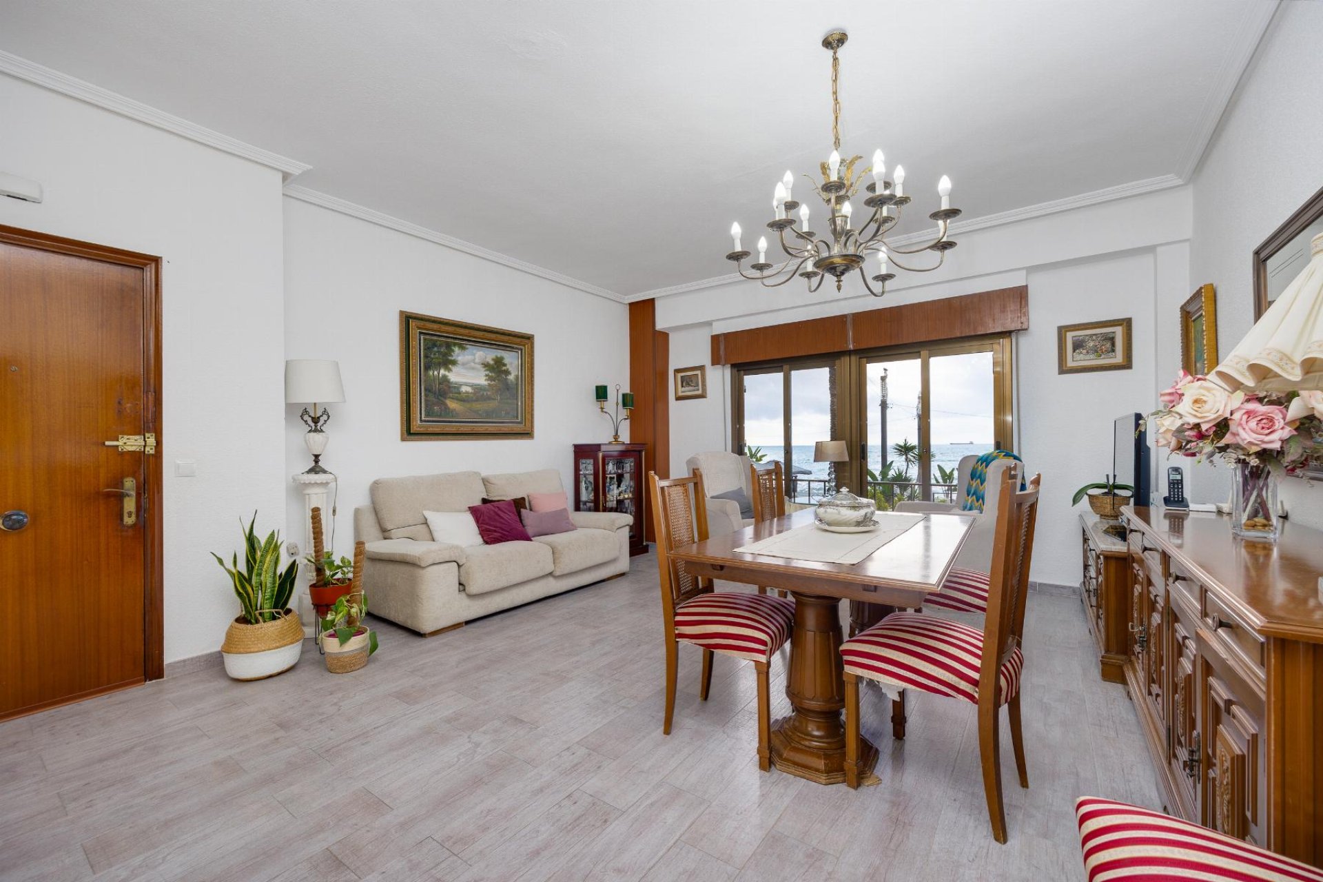 Resale - Apartment / flat - Torrevieja - Piscinas naturales