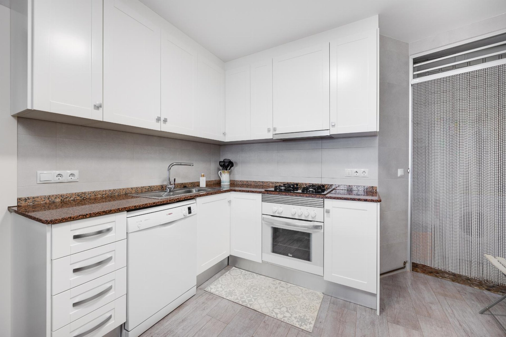 Resale - Apartment / flat - Torrevieja - Piscinas naturales