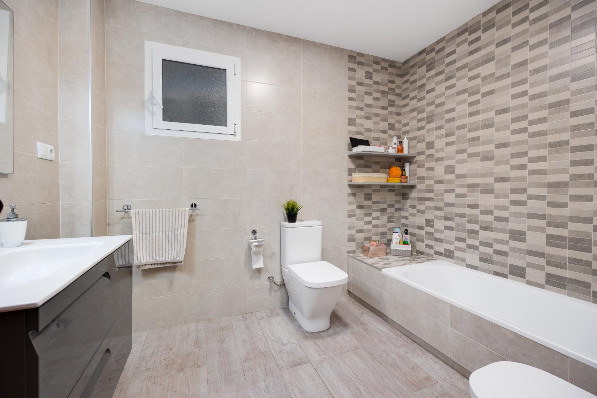 Resale - Apartment / flat - Torrevieja - Piscinas naturales