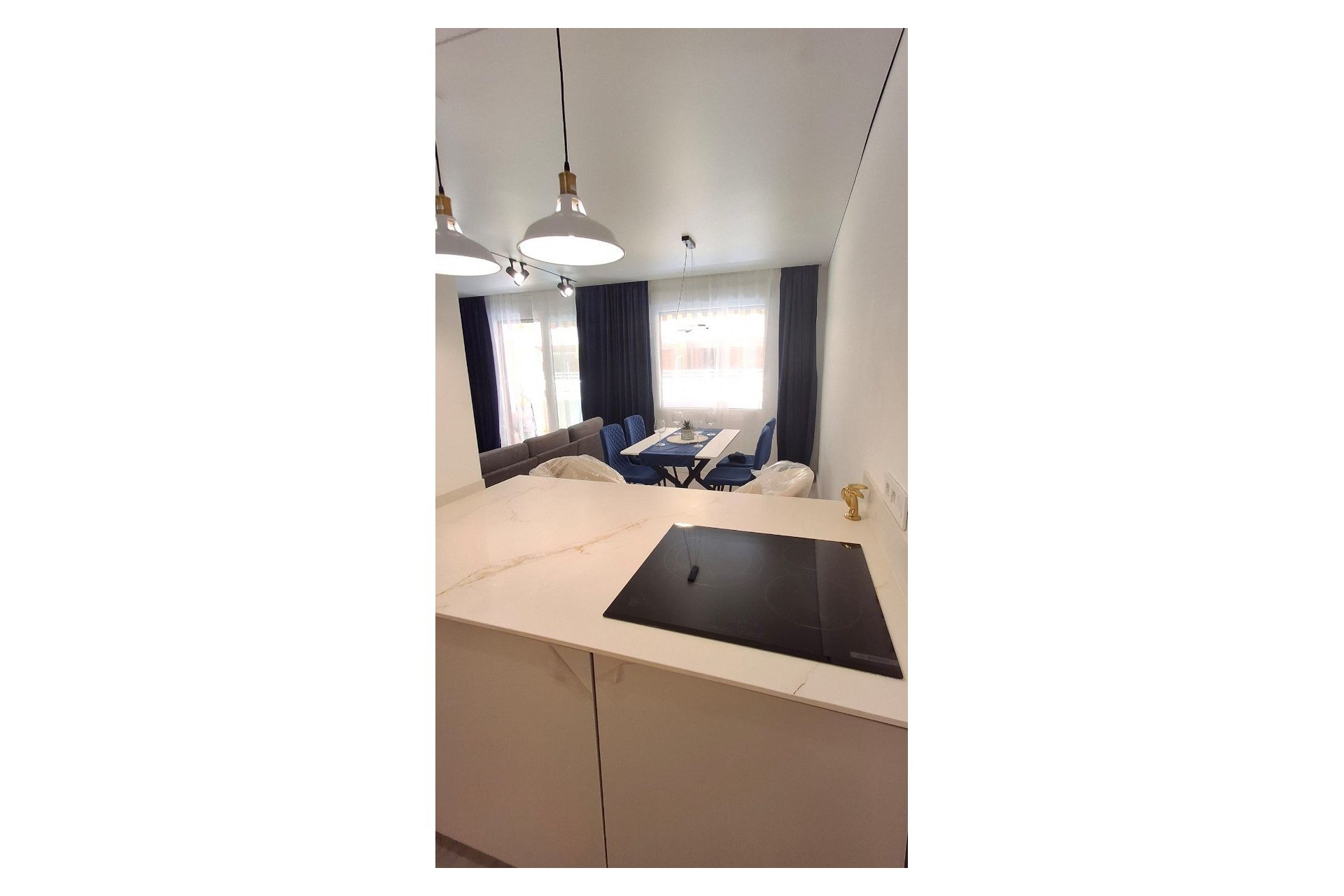 Resale - Apartment / flat - Torrevieja - Playa Acequion